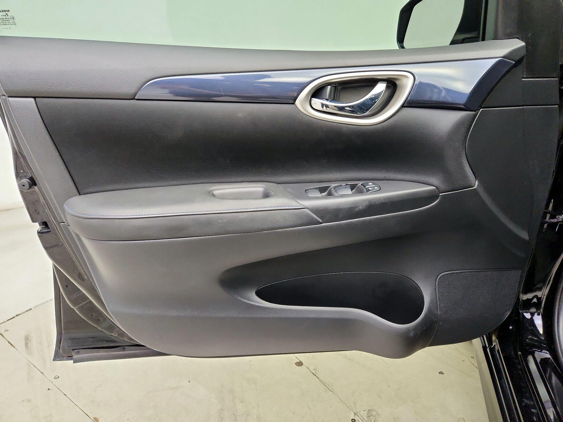 Thumbnail: 2019 Nissan Sentra - 12