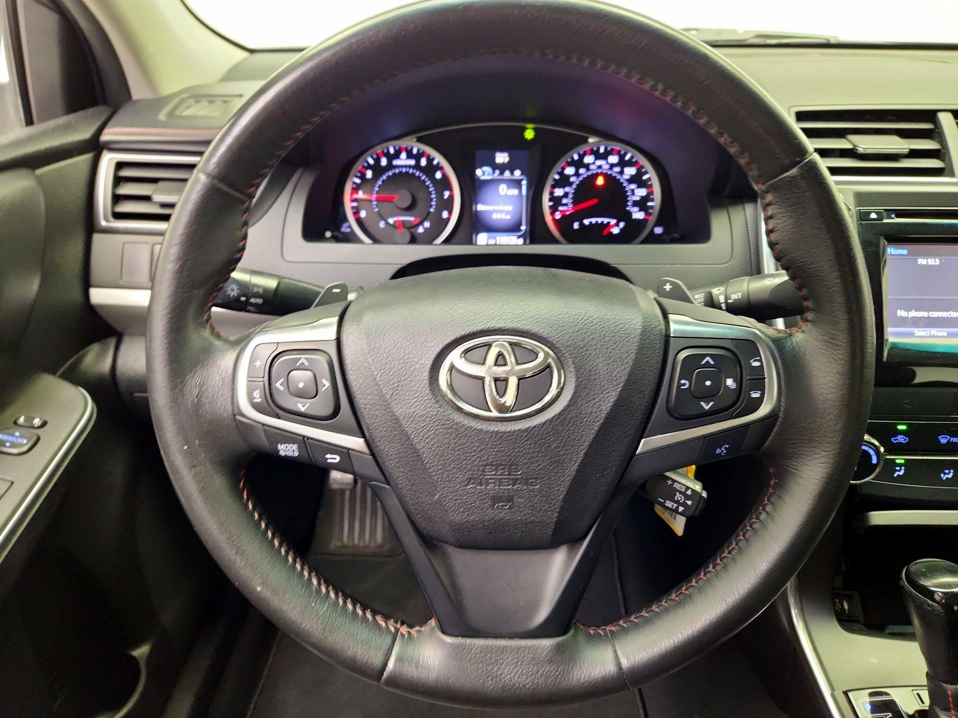 Thumbnail: 2015 Toyota Camry - 10