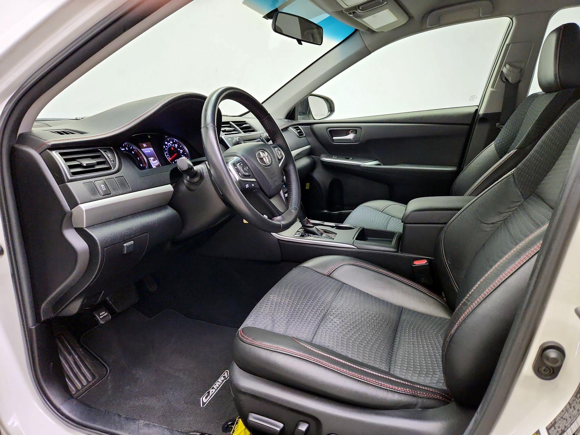 Thumbnail: 2015 Toyota Camry - 11
