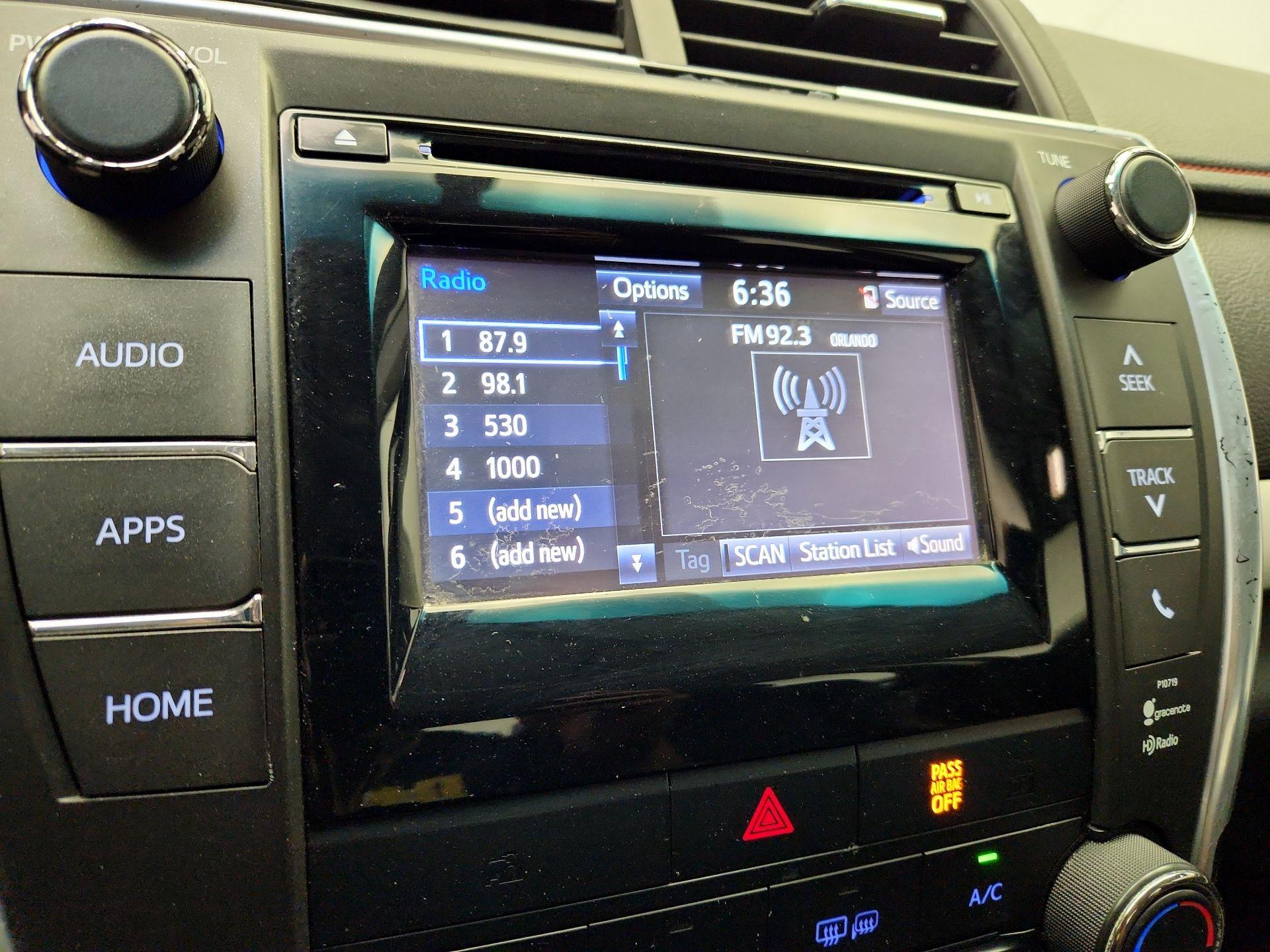 Thumbnail: 2015 Toyota Camry - 16