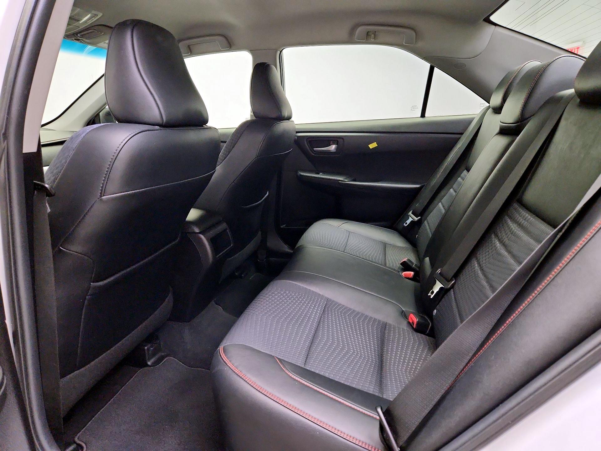 Thumbnail: 2015 Toyota Camry - 20