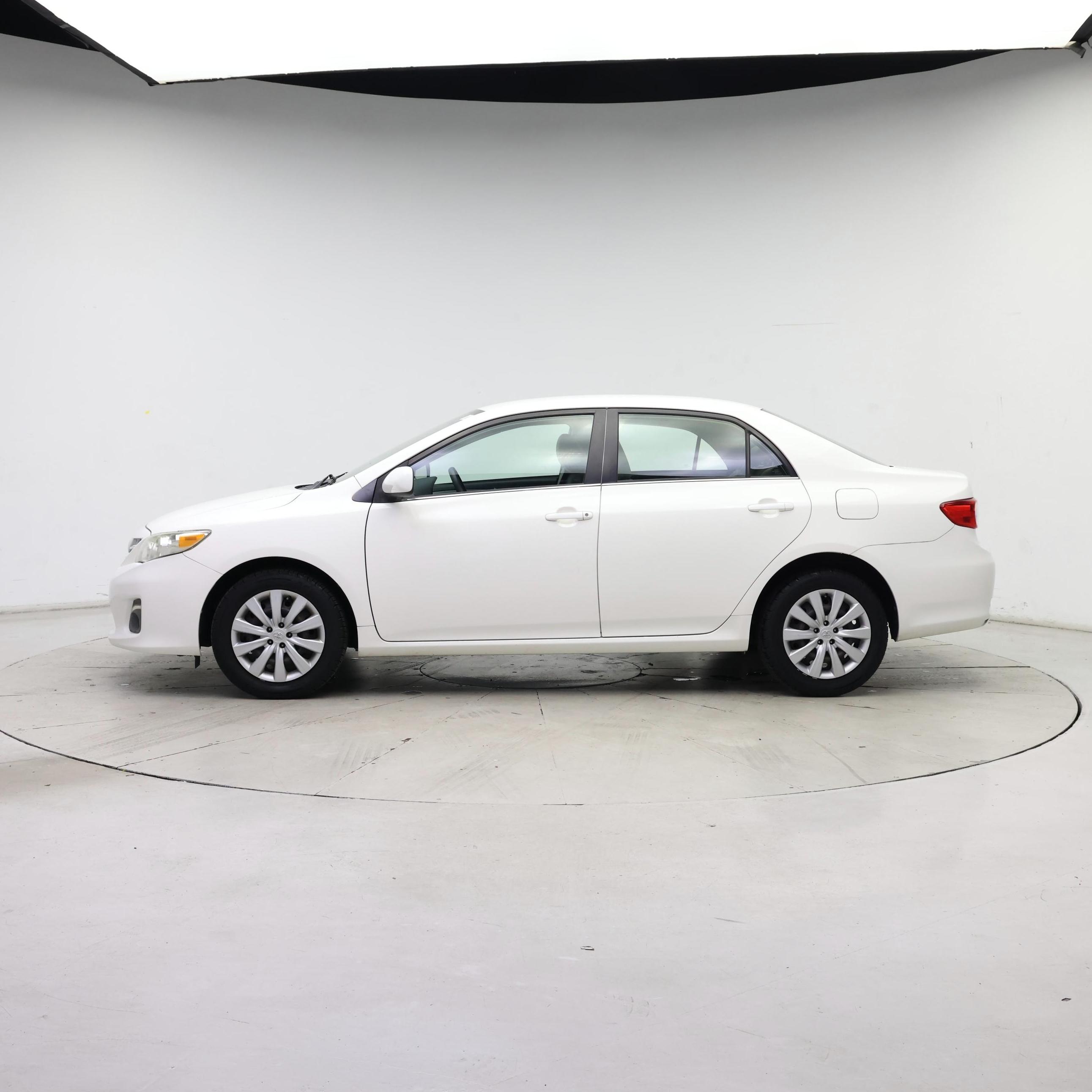 Thumbnail: 2013 Toyota Corolla - 3