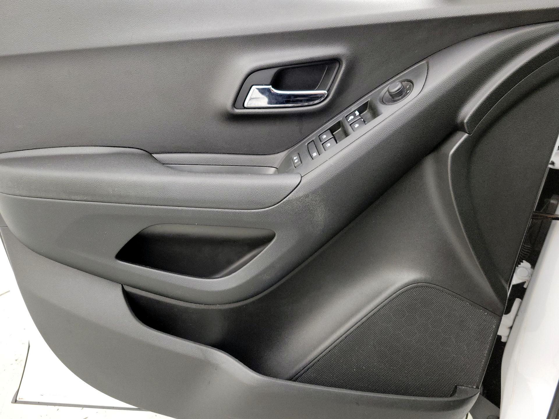 Thumbnail: 2020 Chevrolet Trax - 12