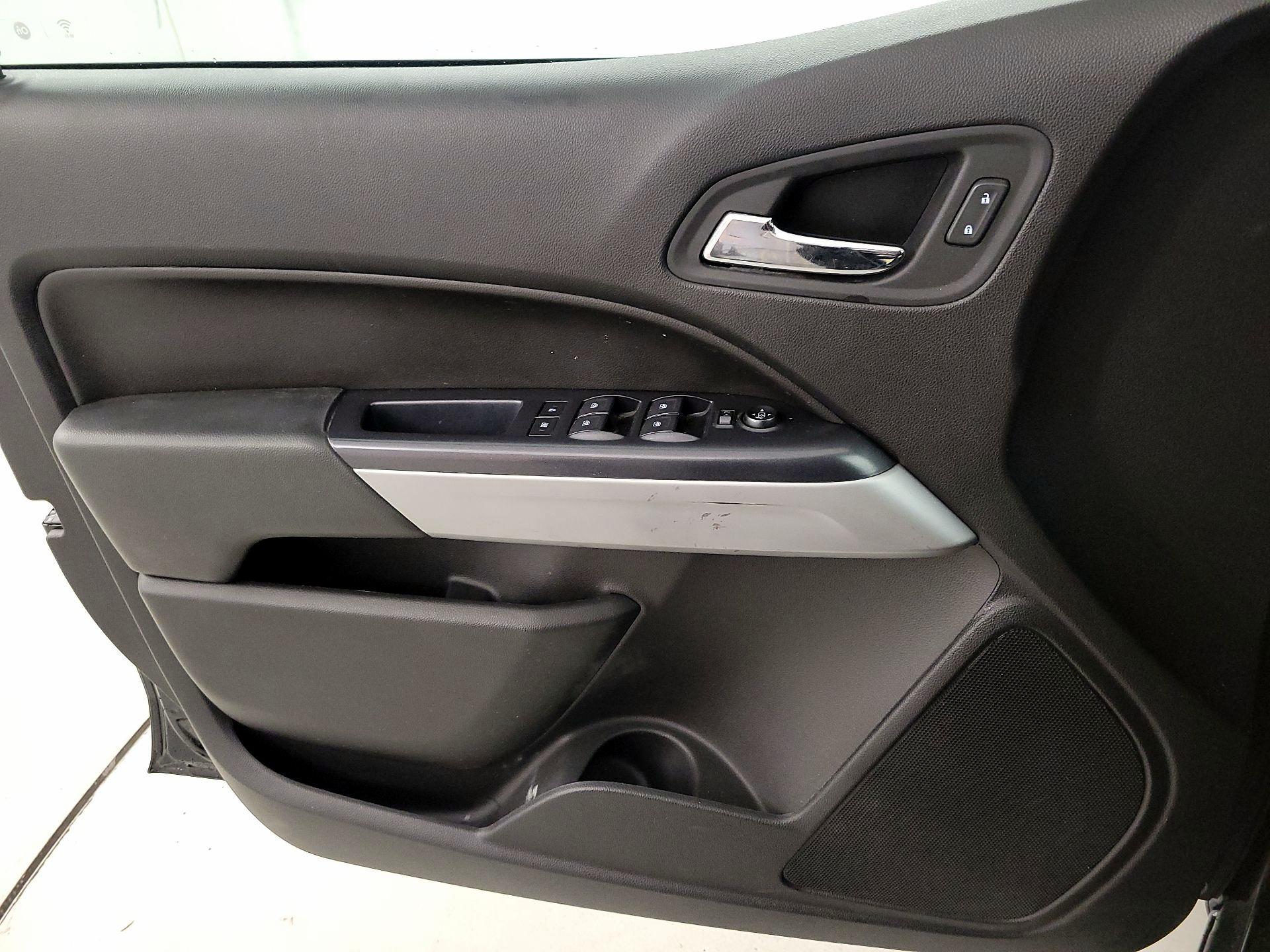 Thumbnail: 2021 Chevrolet Colorado - 10
