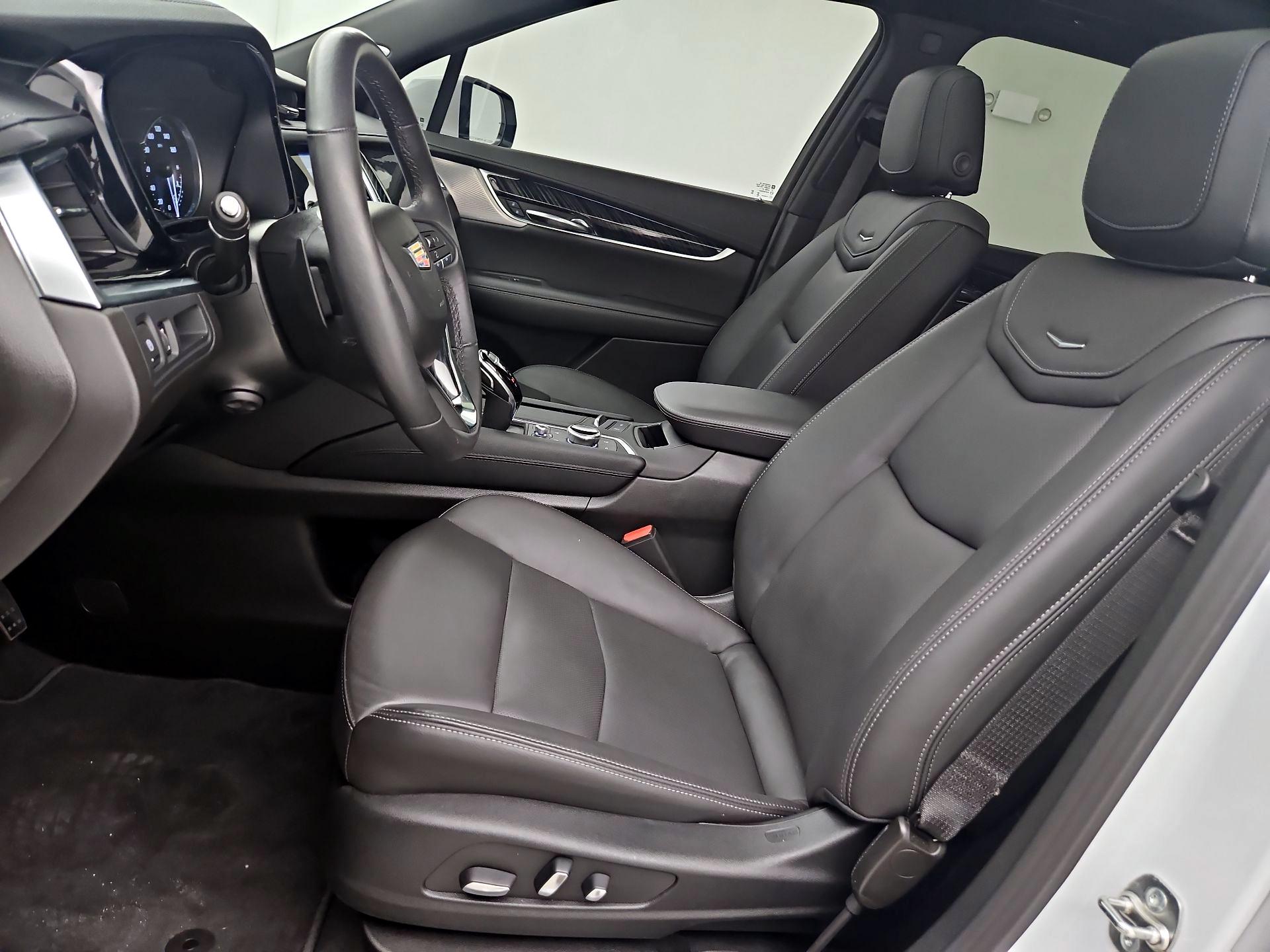 Thumbnail: 2024 Cadillac XT6 - 11