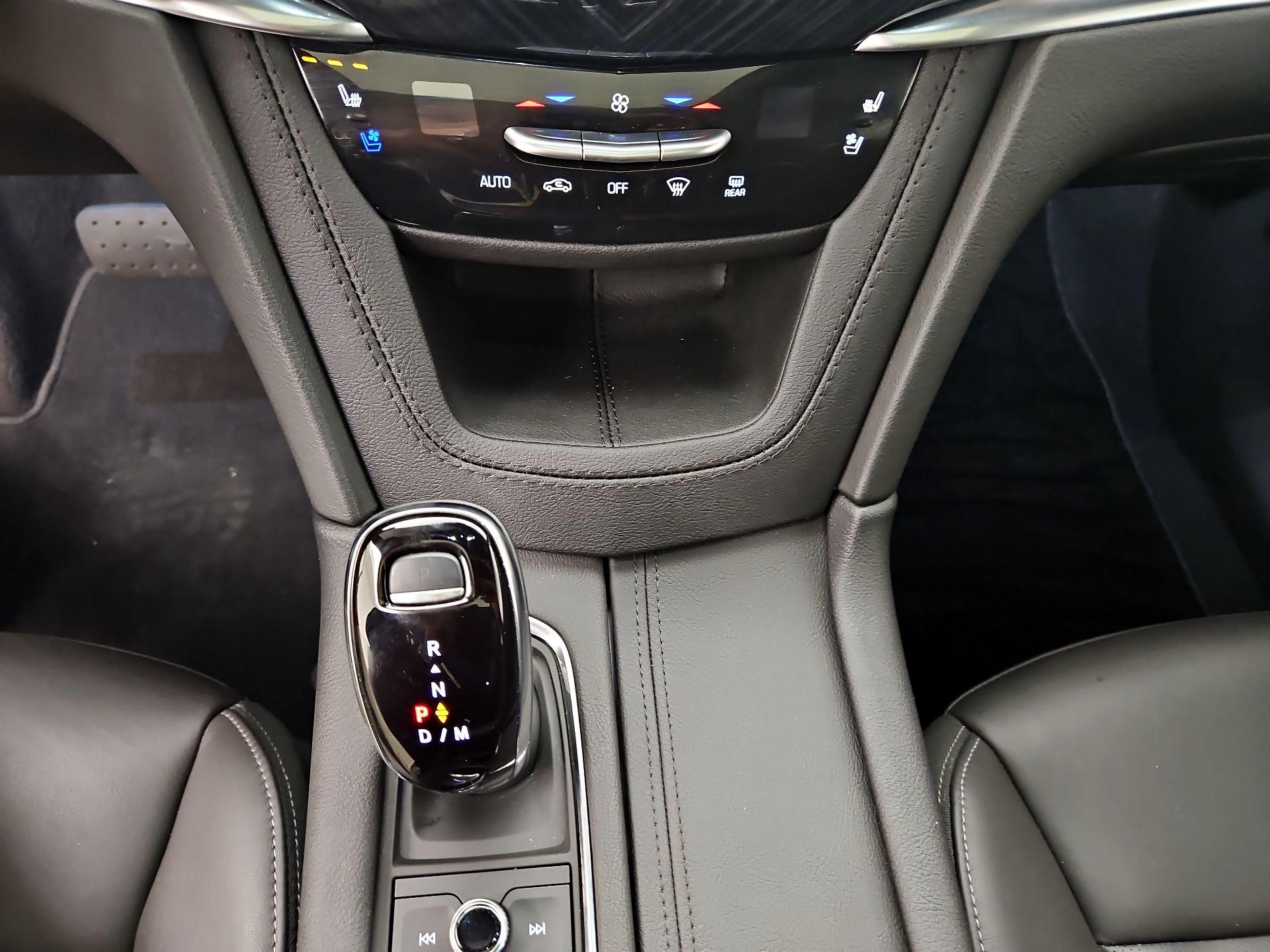 Thumbnail: 2024 Cadillac XT6 - 18