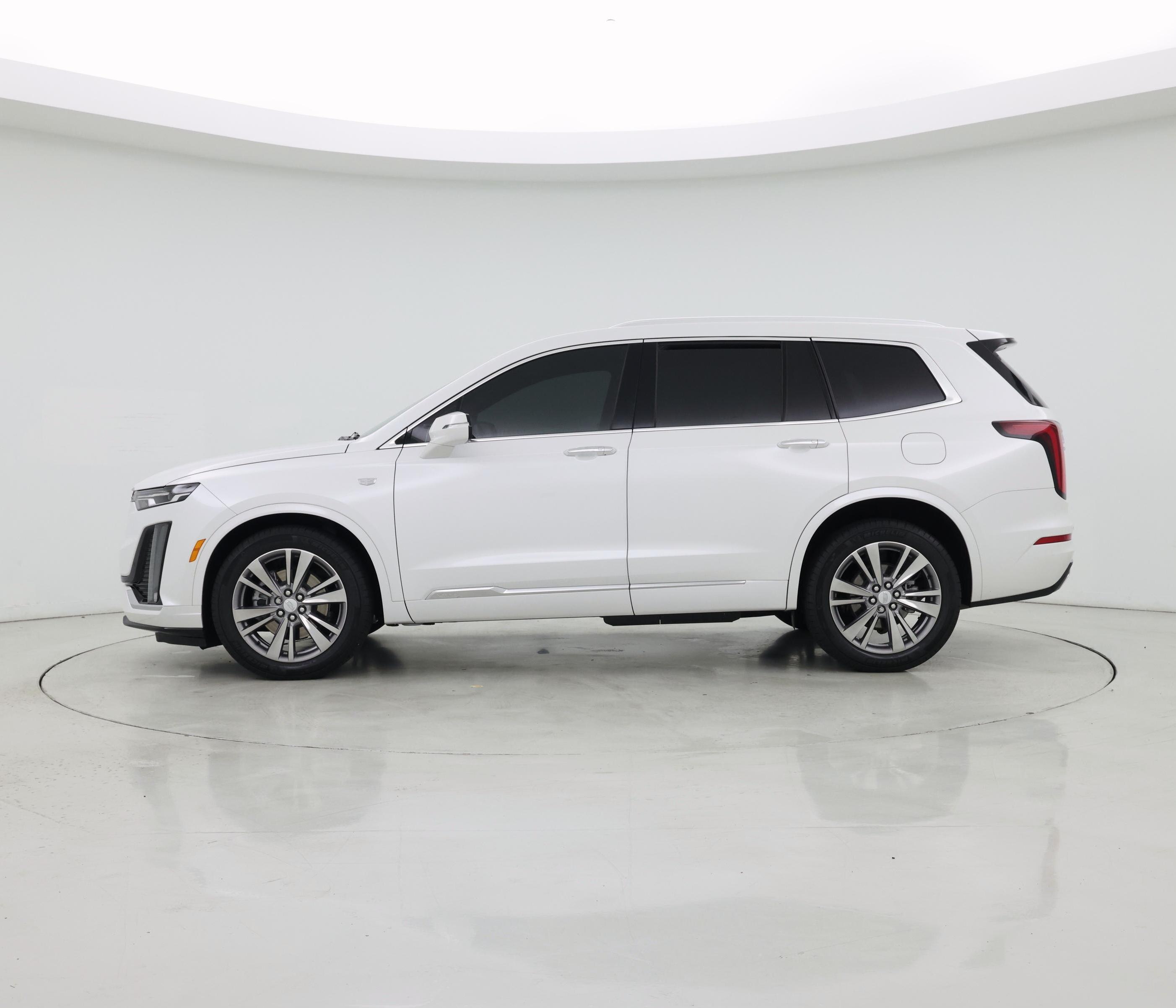 Thumbnail: 2024 Cadillac XT6 - 3