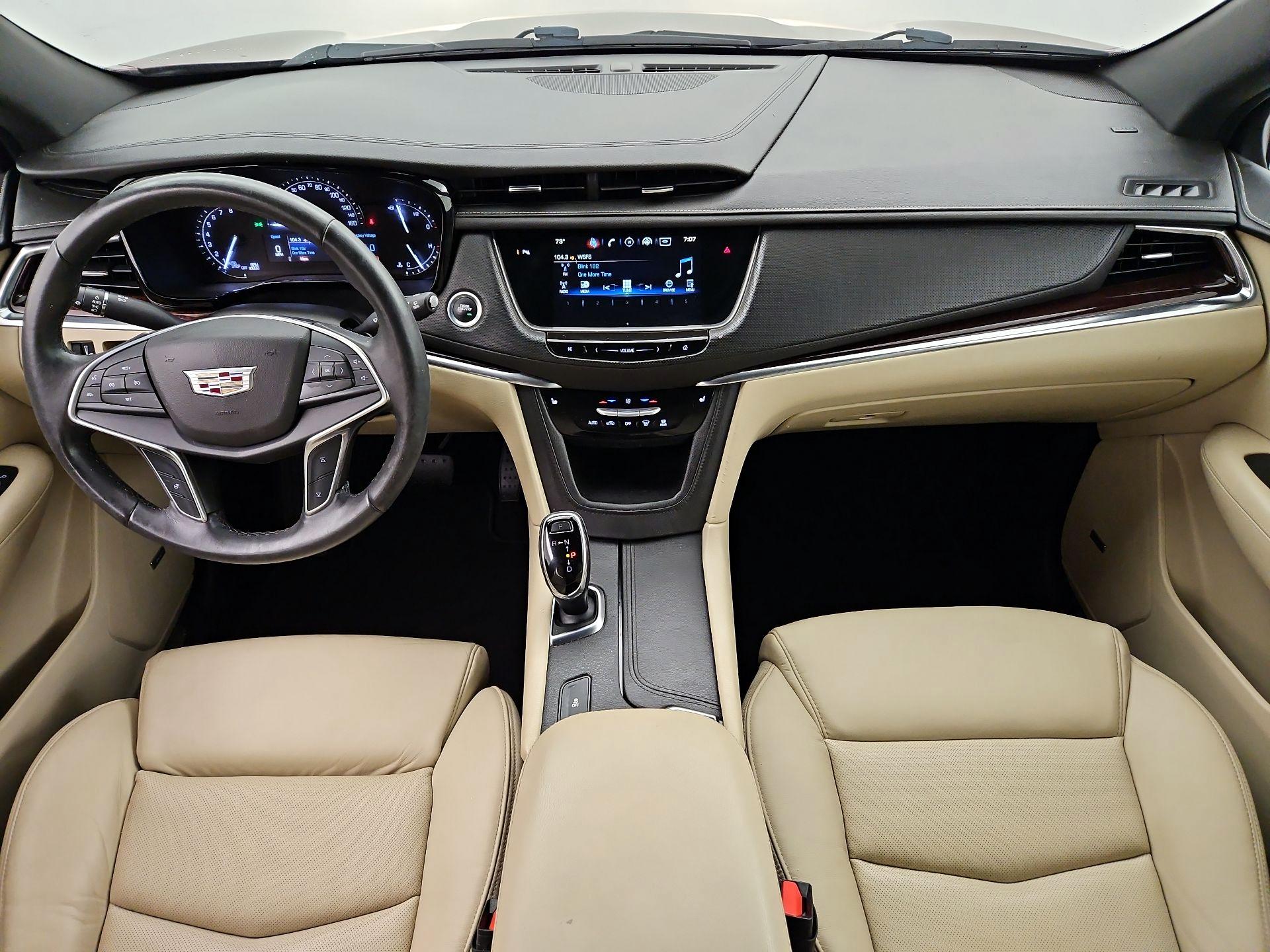 Thumbnail: 2017 Cadillac XT5 - 9