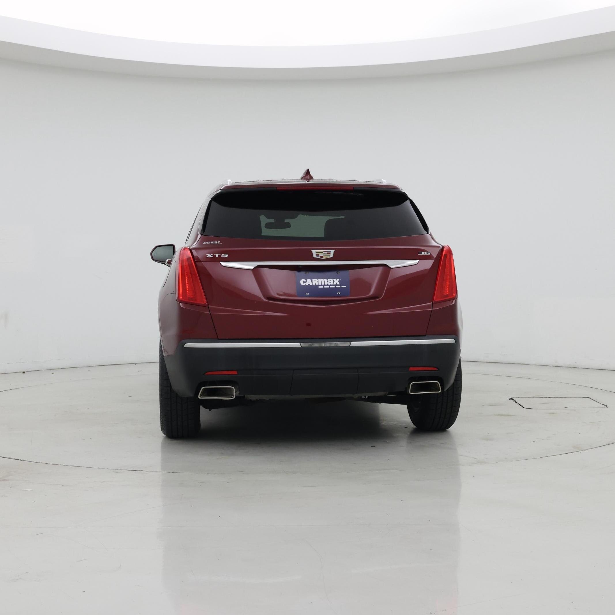 Thumbnail: 2017 Cadillac XT5 - 6