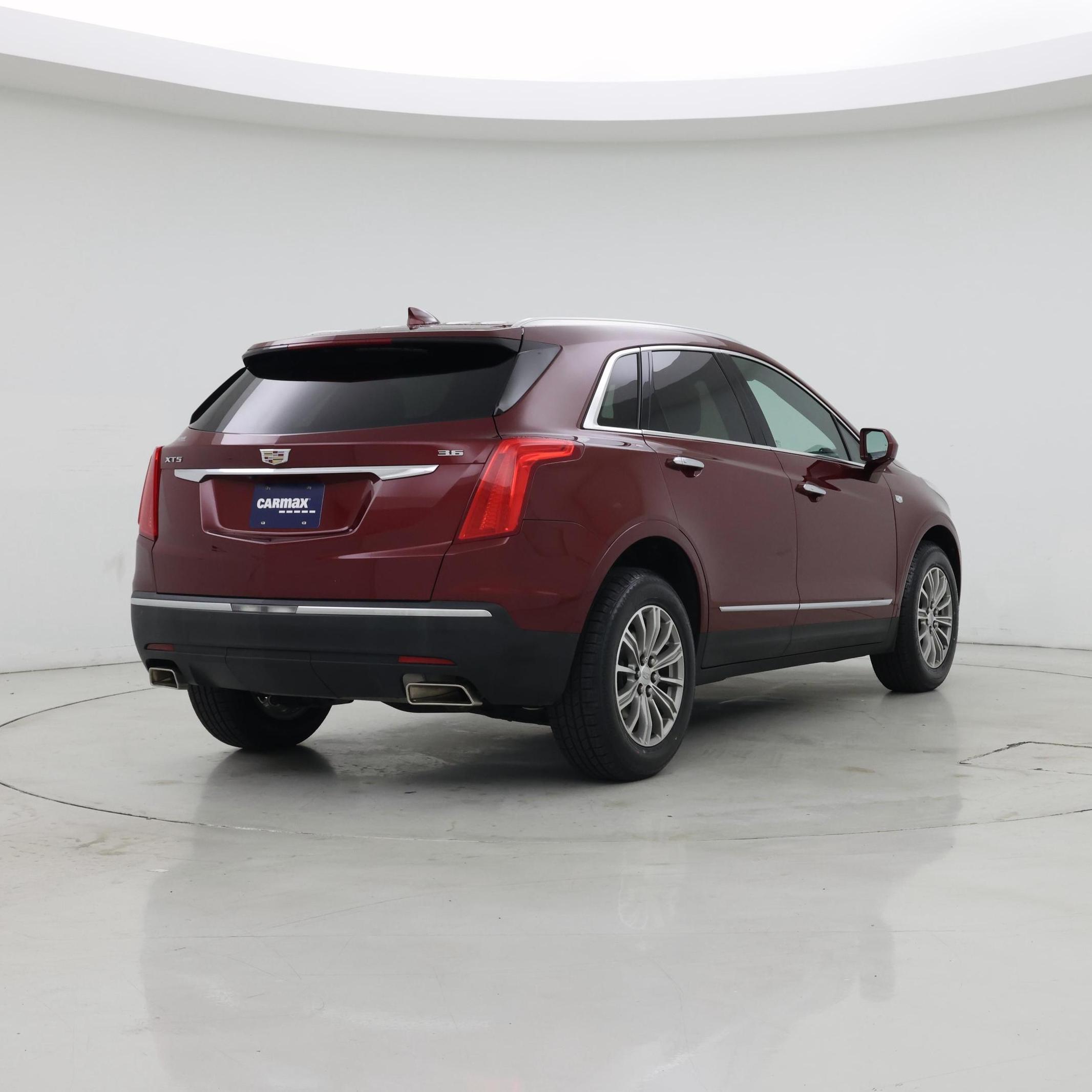 Thumbnail: 2017 Cadillac XT5 - 8