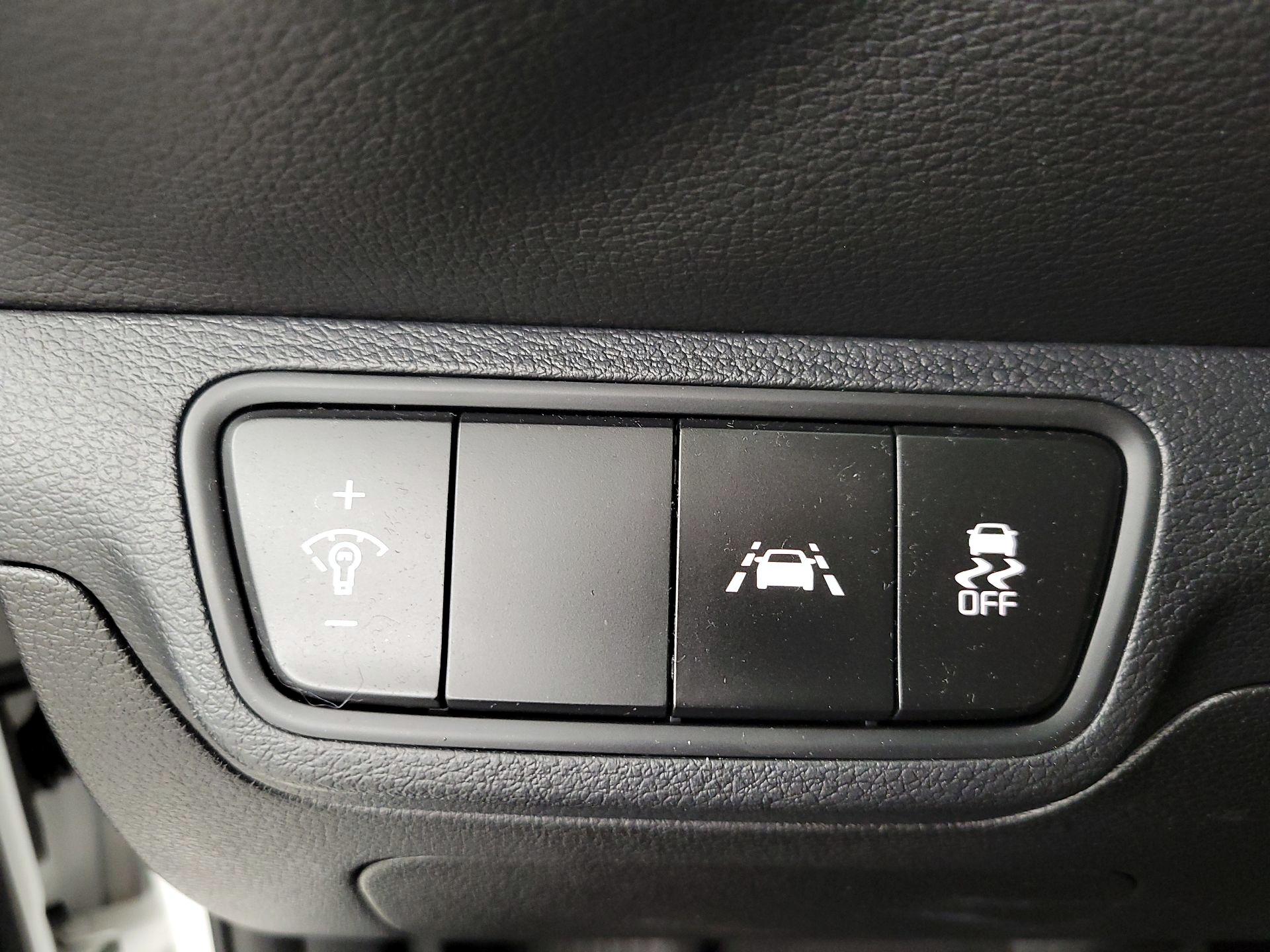 Thumbnail: 2021 Kia Forte - 13