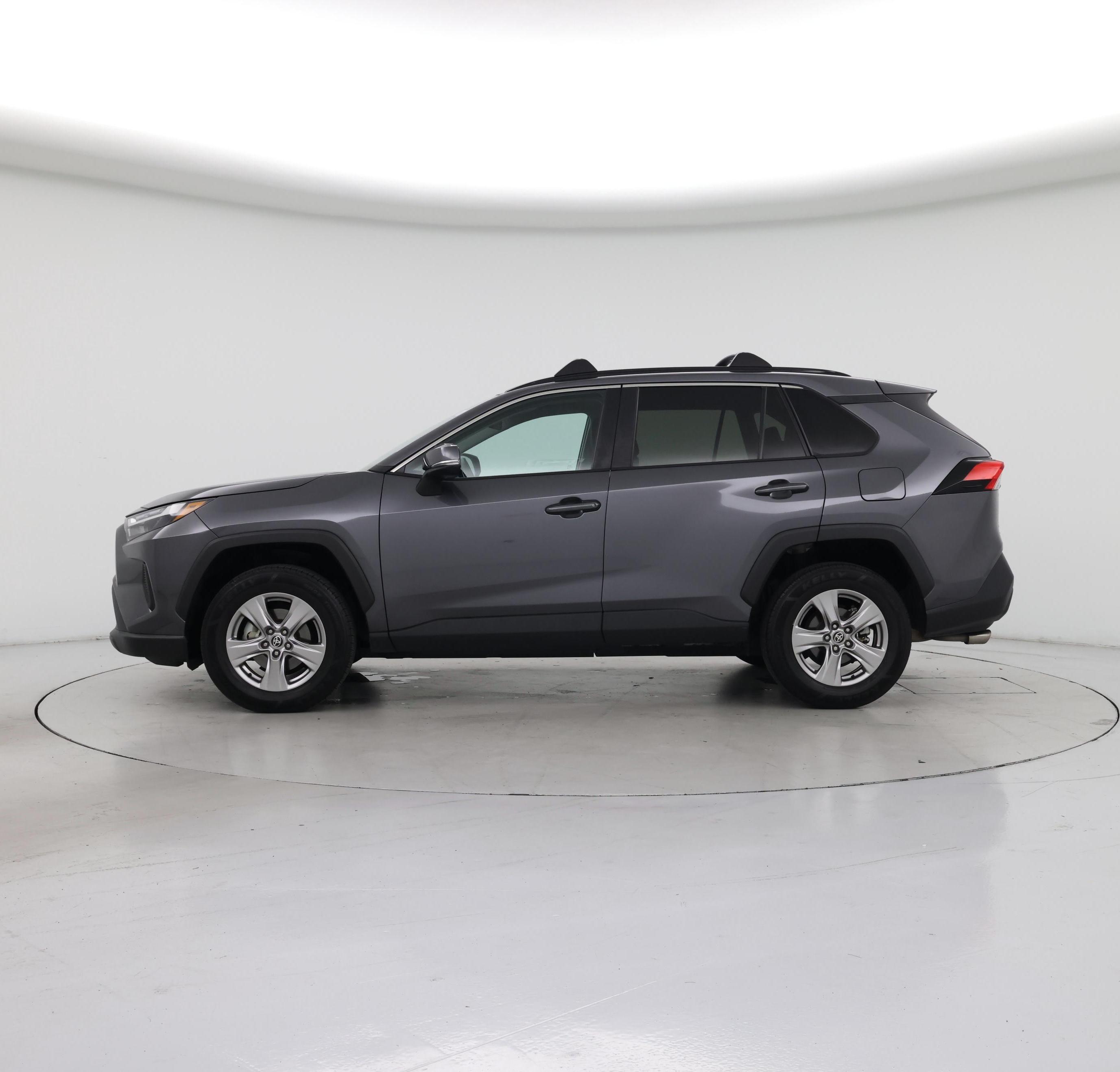Thumbnail: 2022 Toyota RAV4 - 3