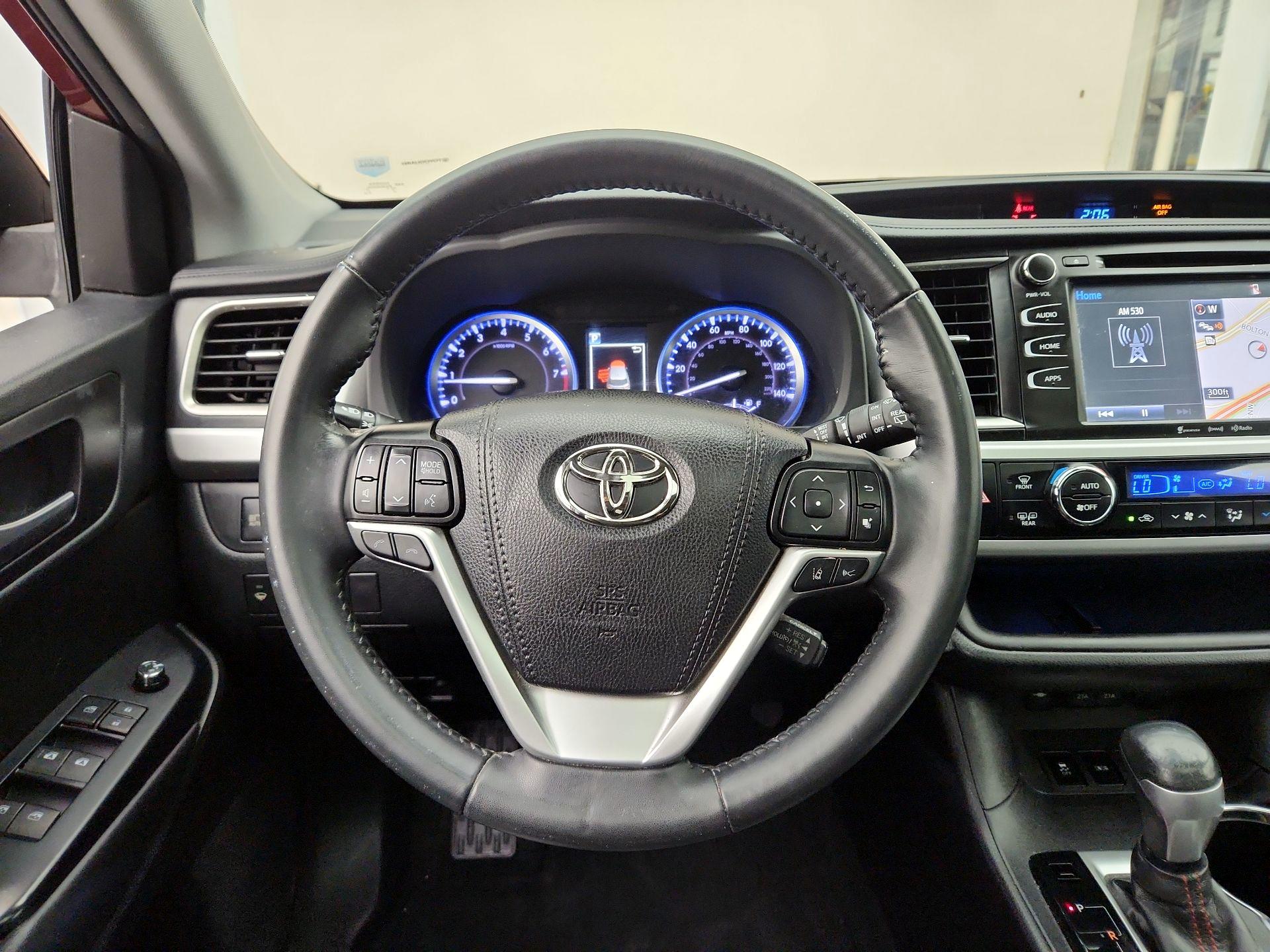 Thumbnail: 2019 Toyota Highlander - 10