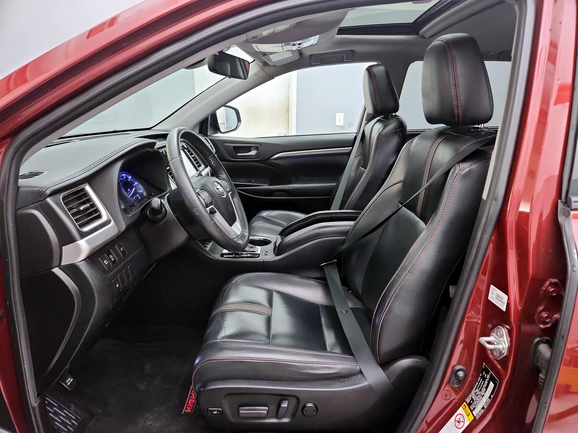Thumbnail: 2019 Toyota Highlander - 11