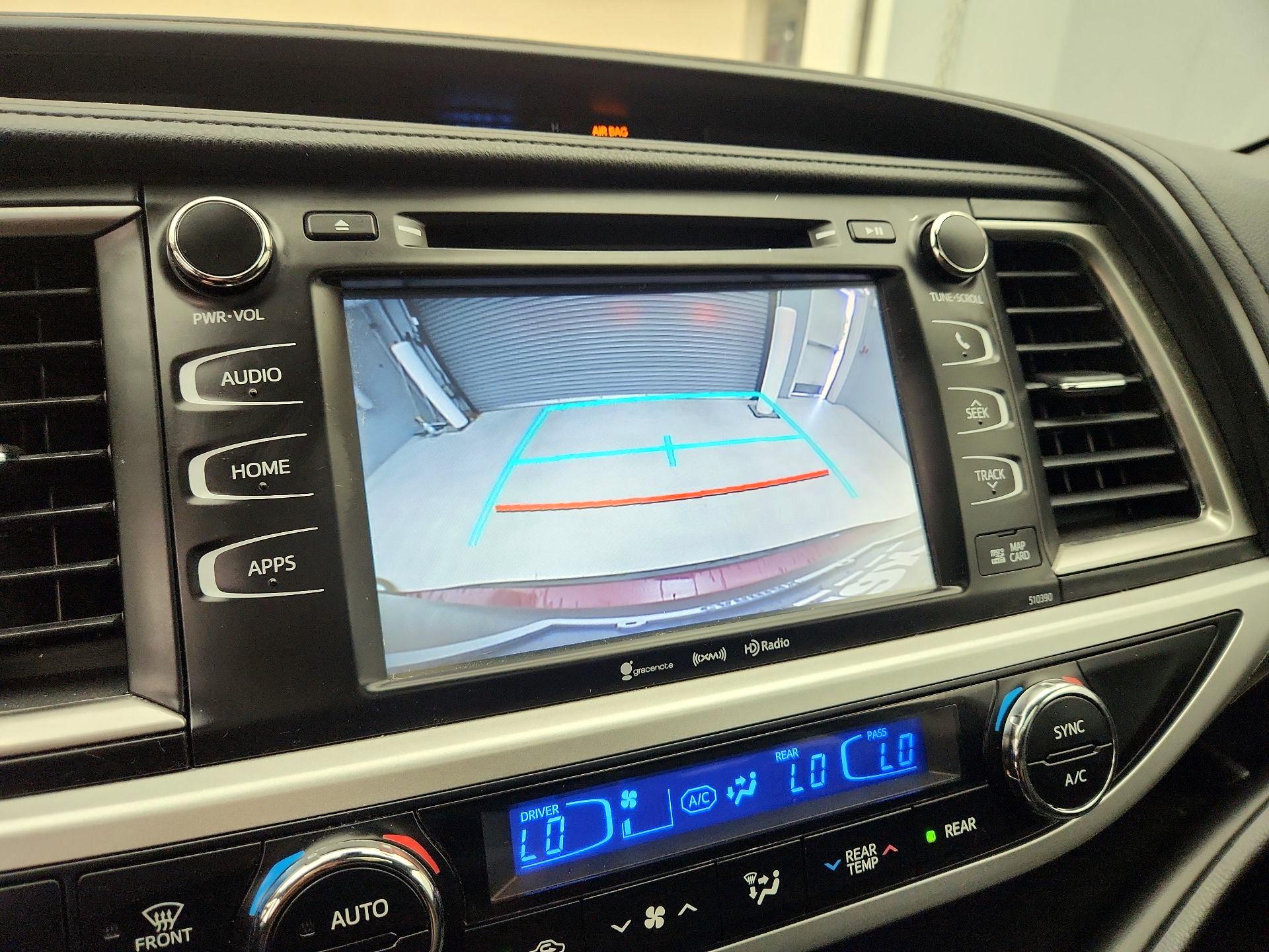 Thumbnail: 2019 Toyota Highlander - 15