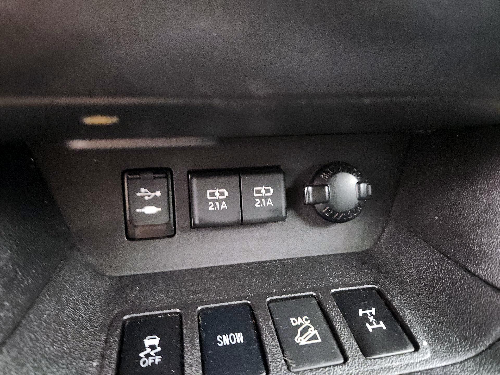 Thumbnail: 2019 Toyota Highlander - 19
