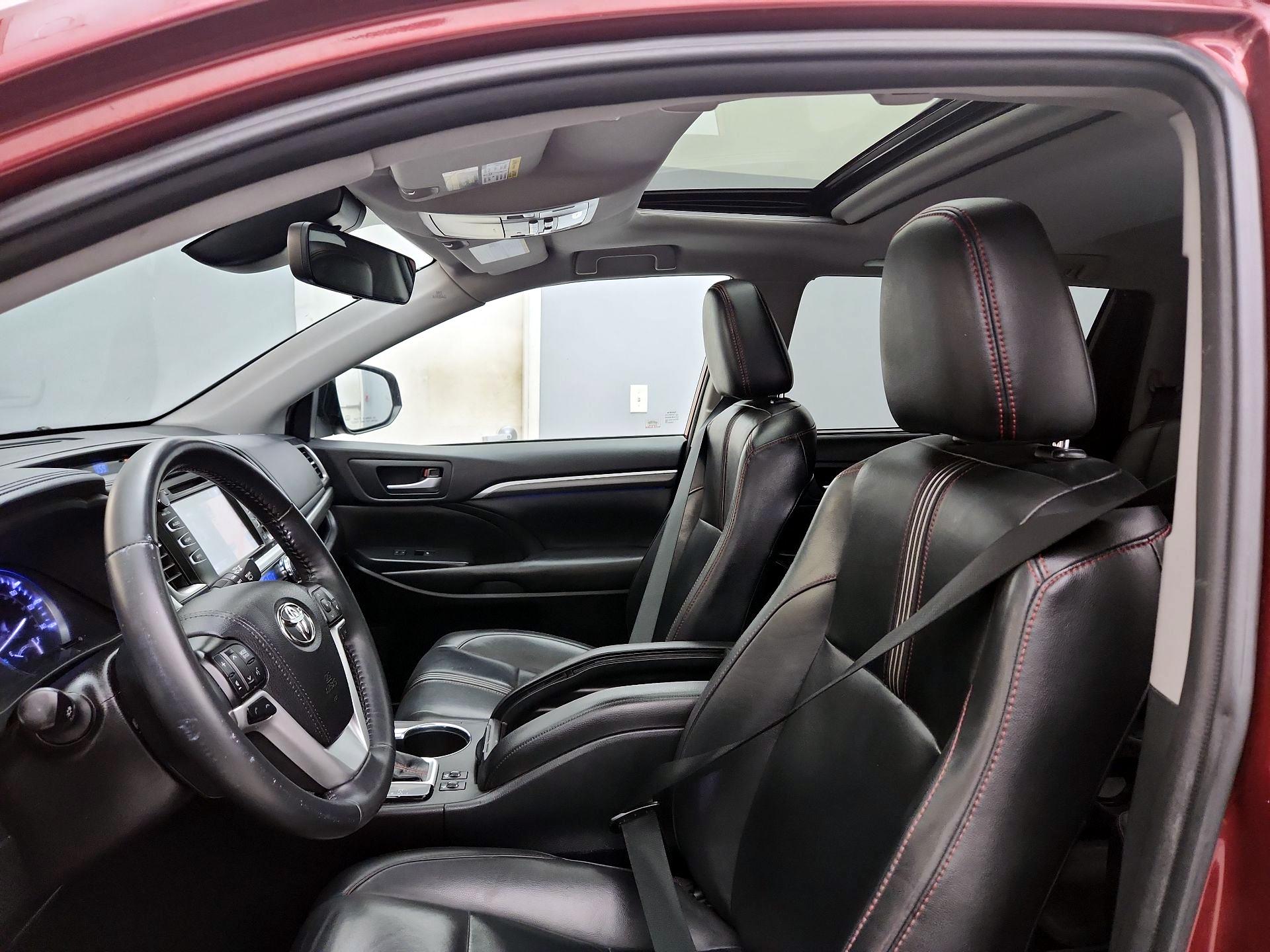 Thumbnail: 2019 Toyota Highlander - 20