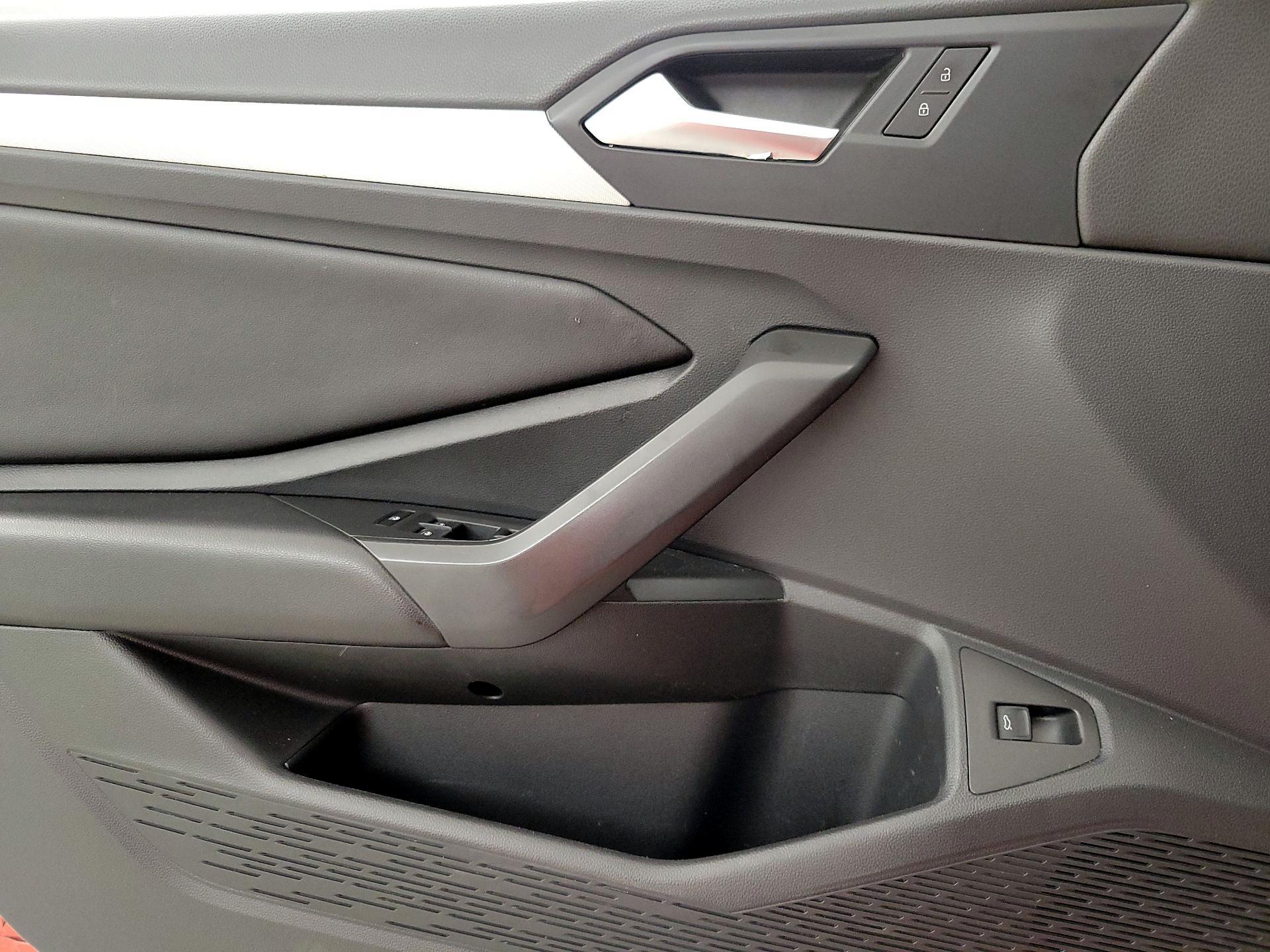 Thumbnail: 2019 Volkswagen Jetta - 12