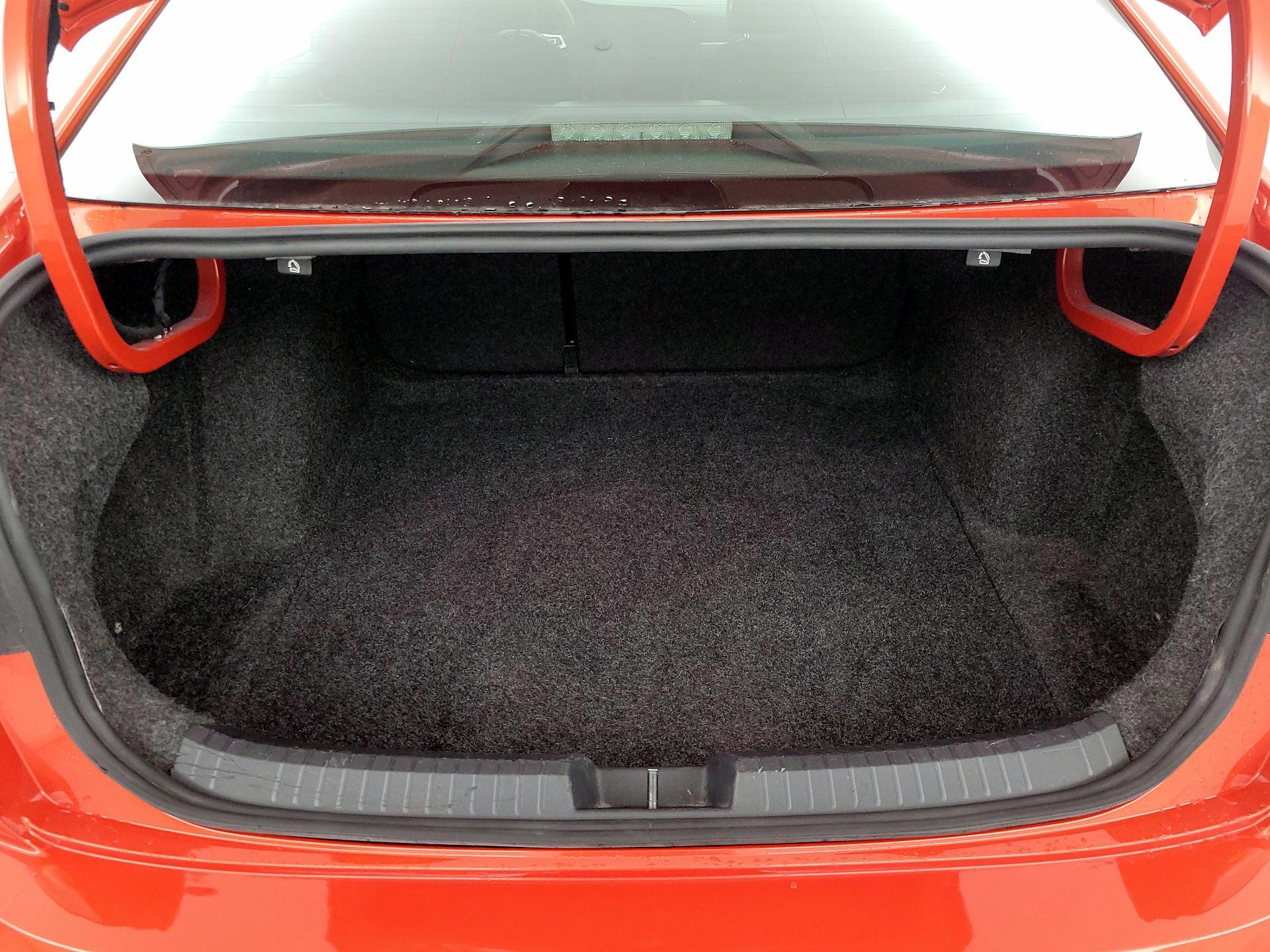 Thumbnail: 2019 Volkswagen Jetta - 20