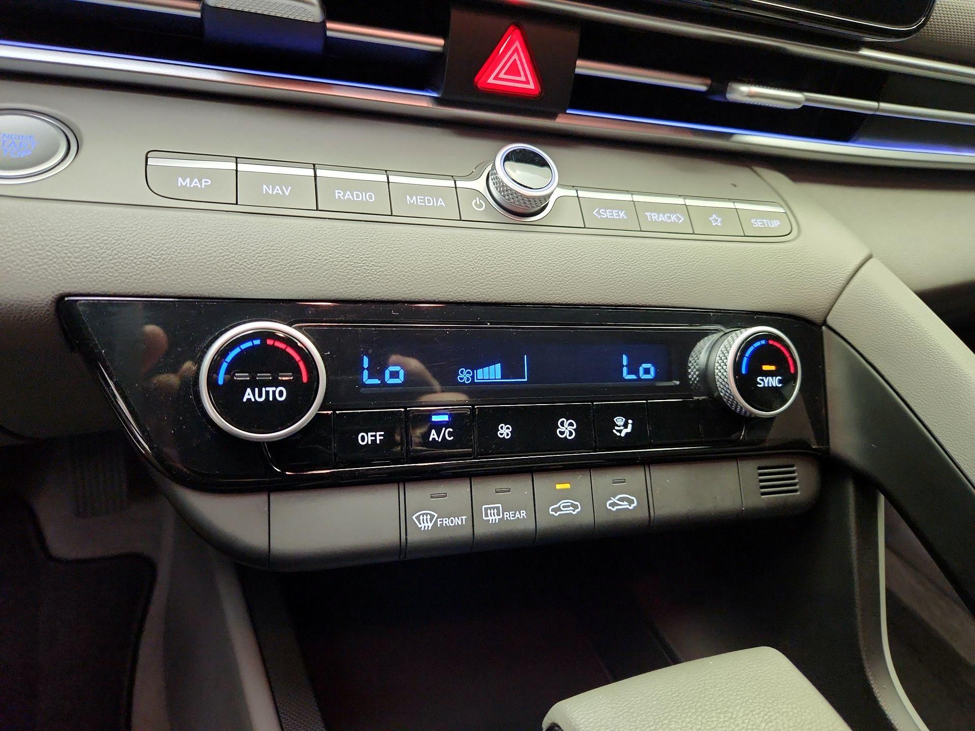 Thumbnail: 2024 Hyundai Elantra - 17