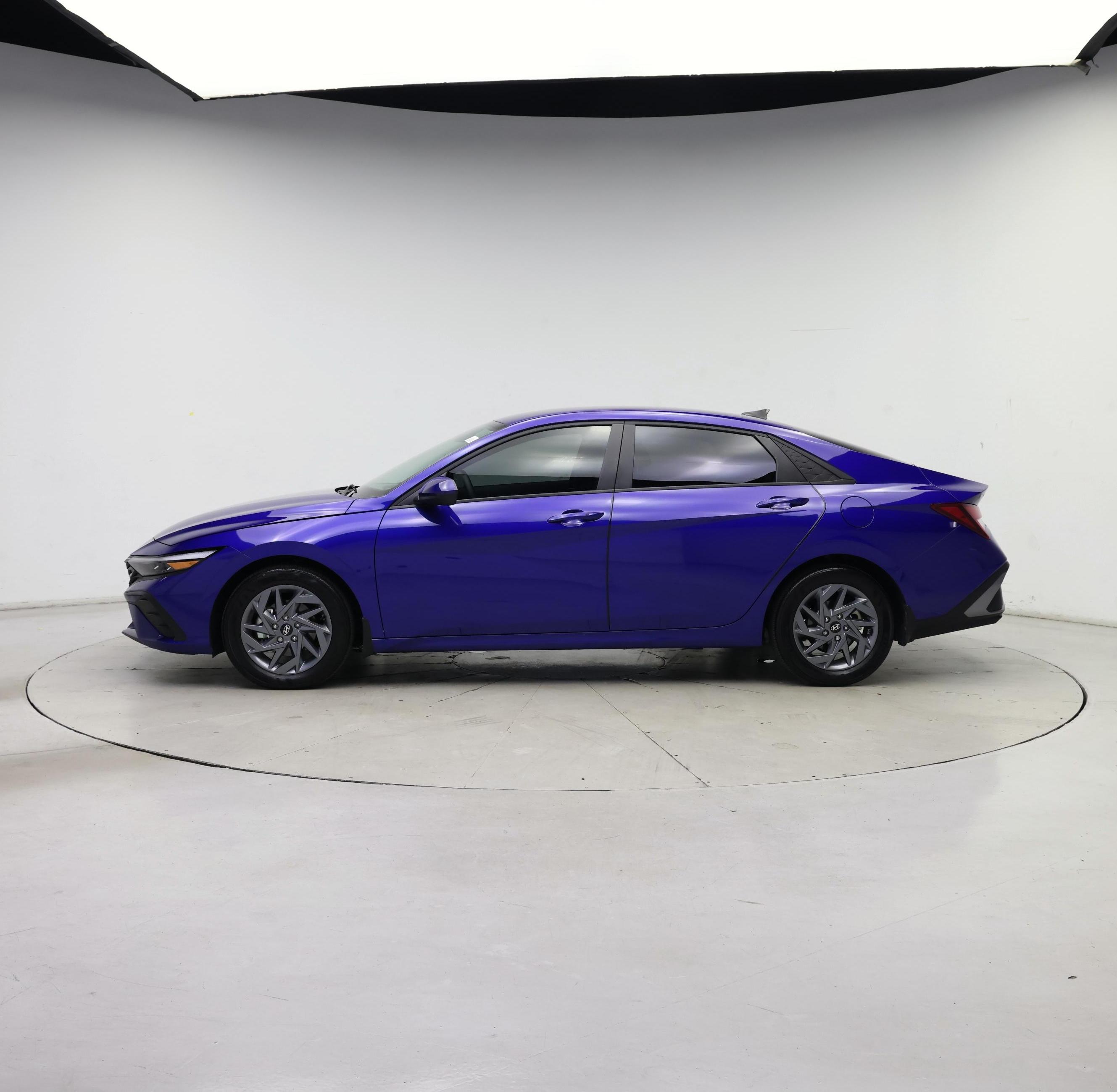 Thumbnail: 2024 Hyundai Elantra - 3