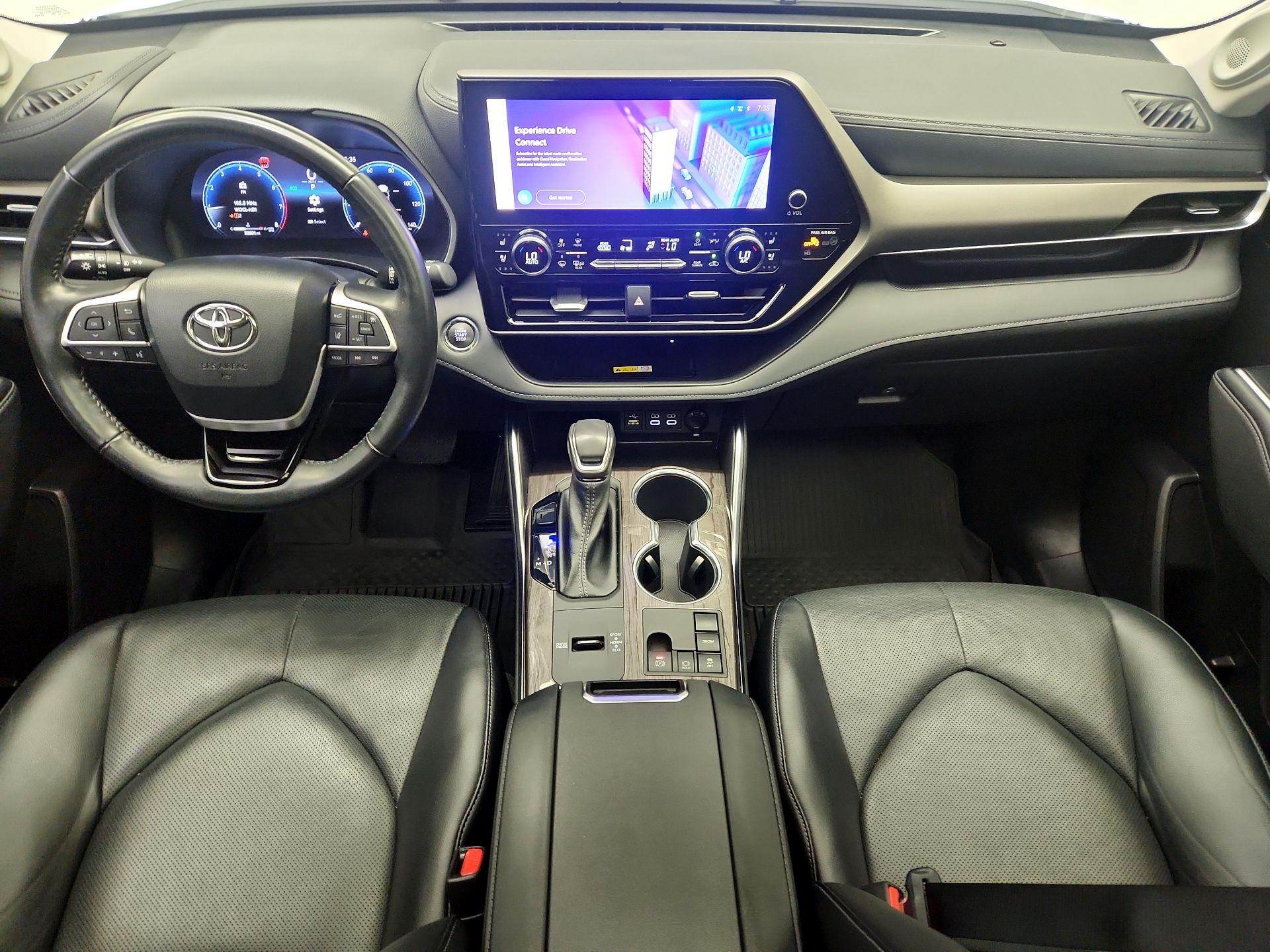 Thumbnail: 2023 Toyota Highlander - 9