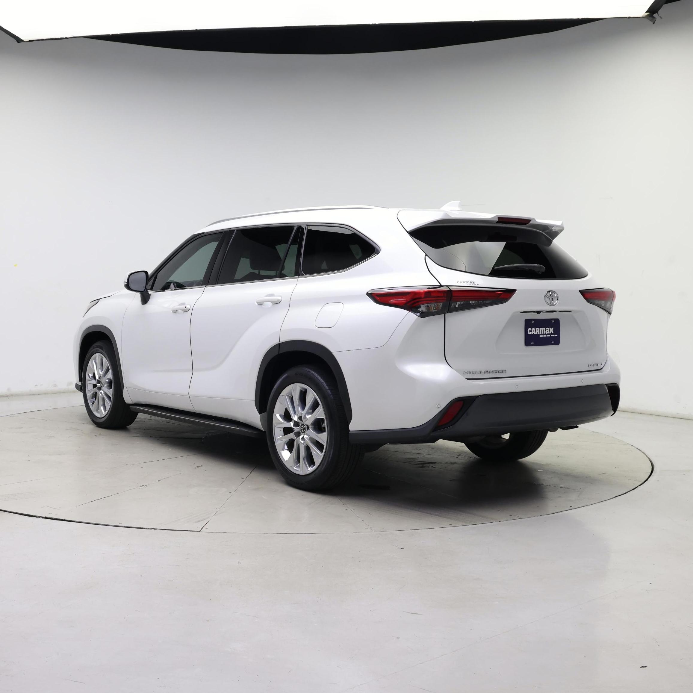 Thumbnail: 2023 Toyota Highlander - 2
