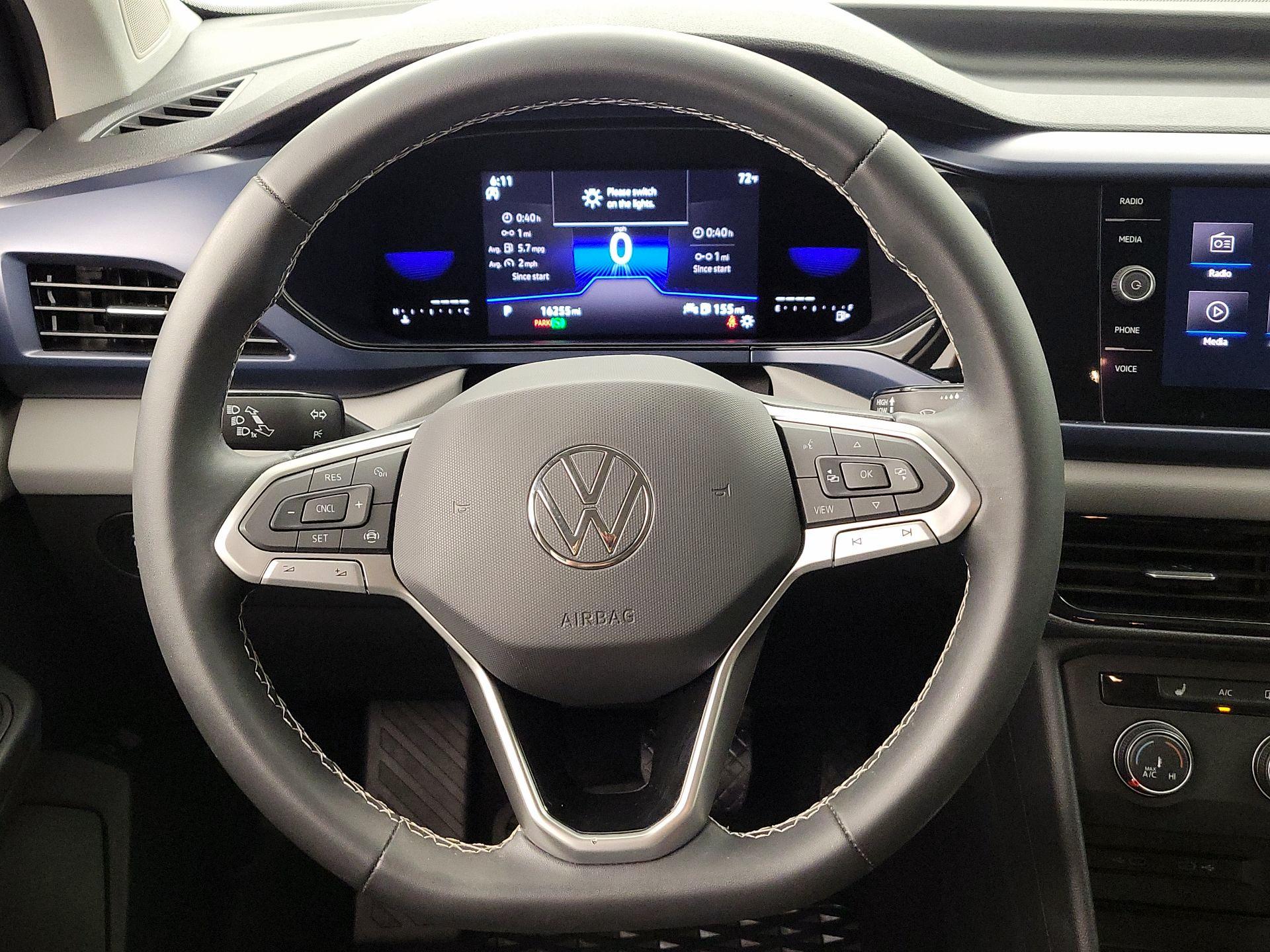 Thumbnail: 2022 Volkswagen Taos - 10