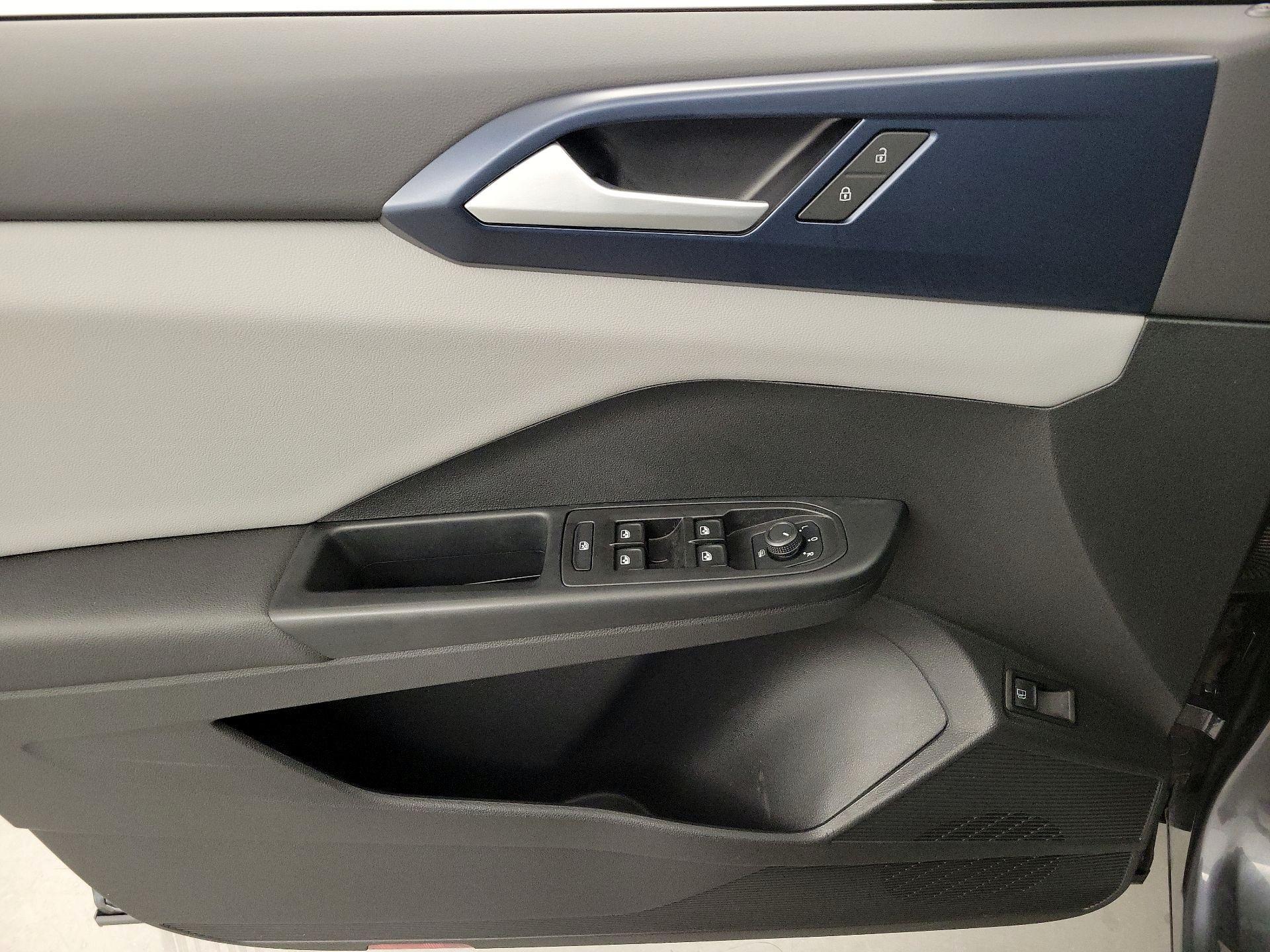 Thumbnail: 2022 Volkswagen Taos - 12