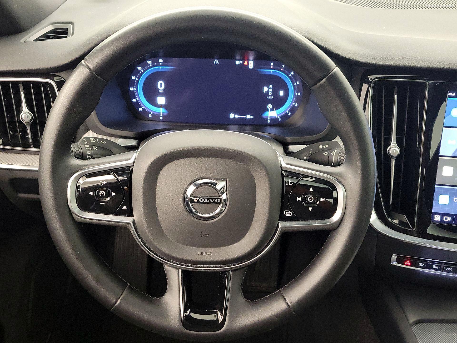 Thumbnail: 2024 Volvo S60 - 10