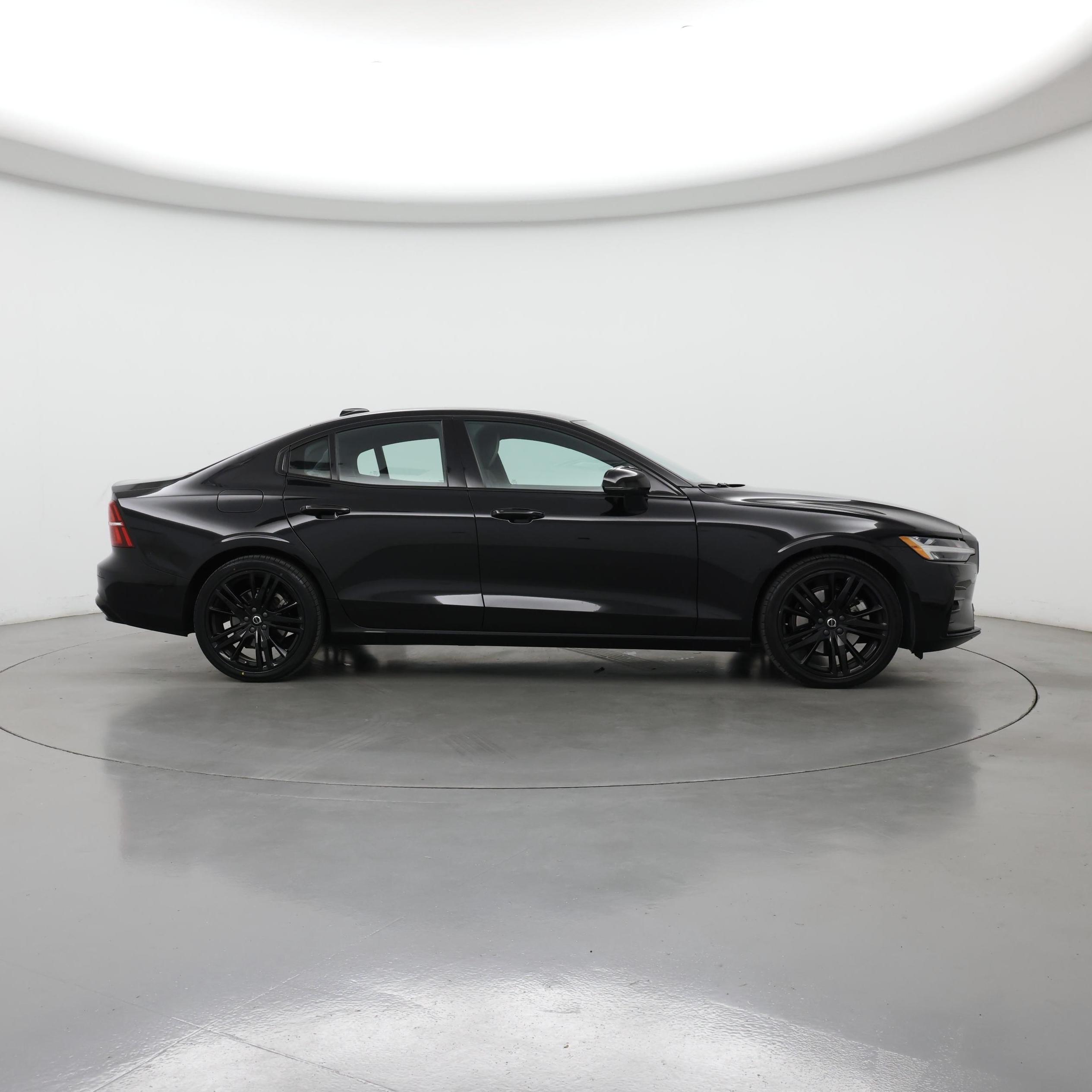 Thumbnail: 2024 Volvo S60 - 7