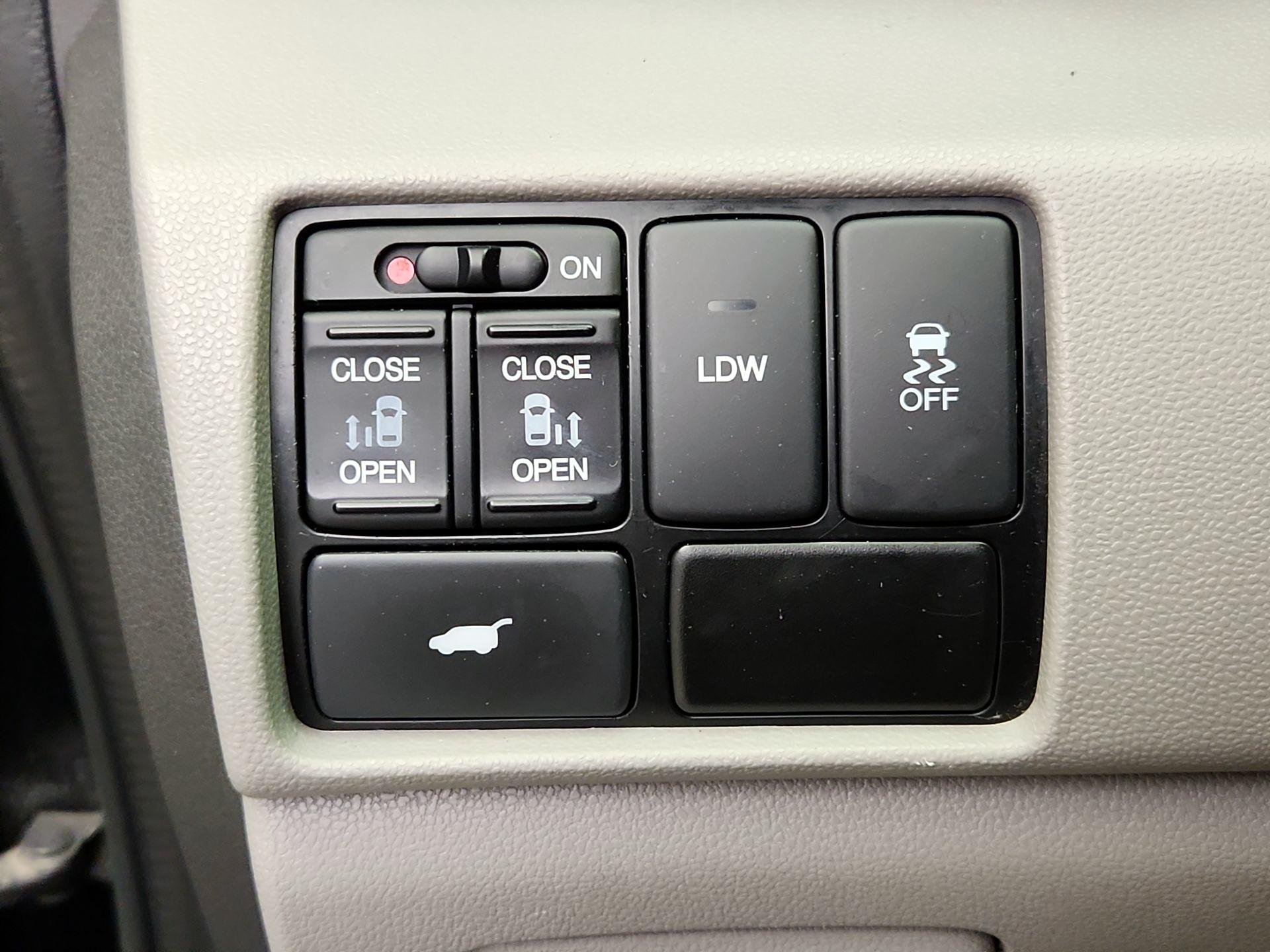 Thumbnail: 2015 Honda Odyssey - 13
