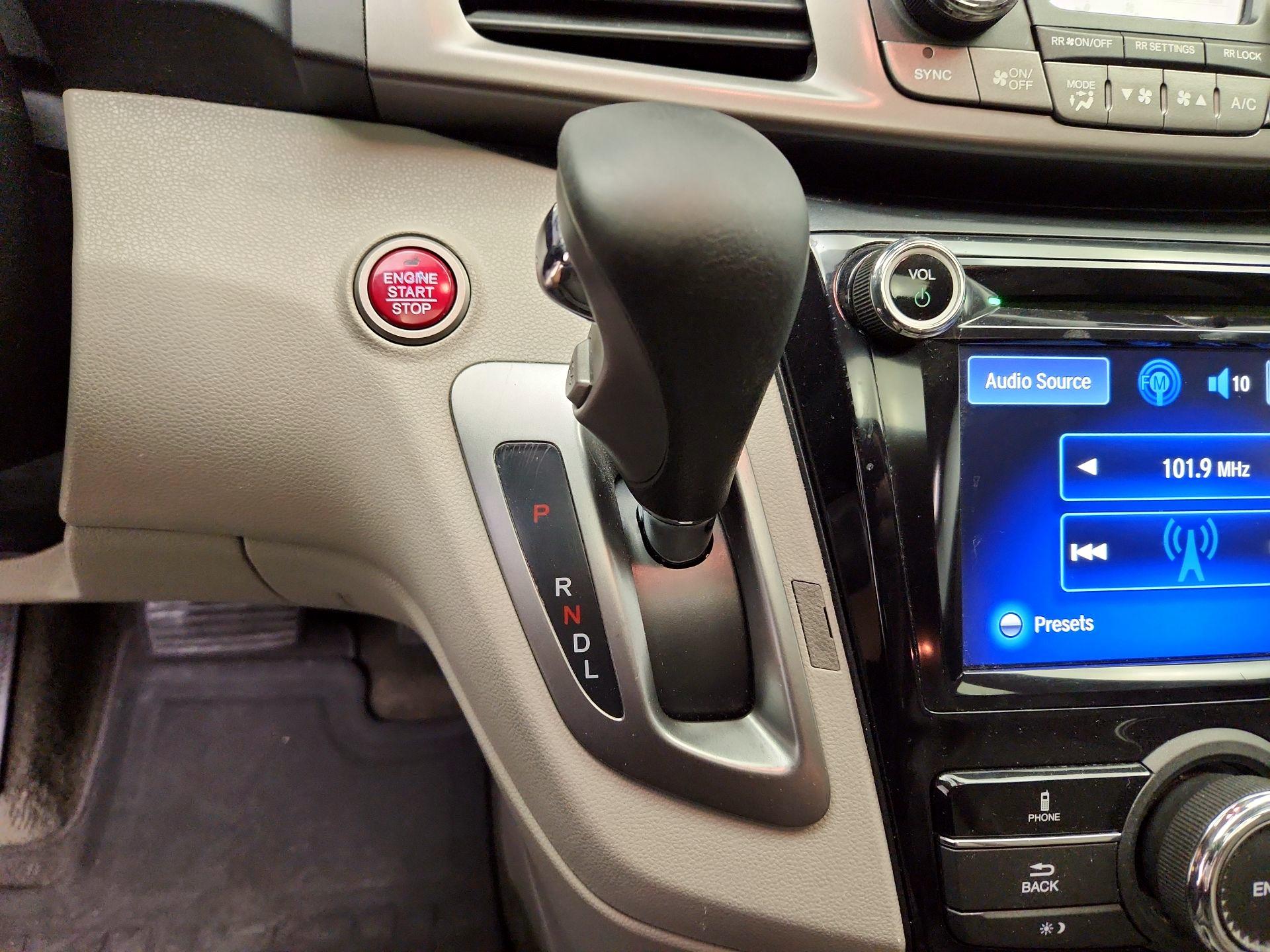 Thumbnail: 2015 Honda Odyssey - 17