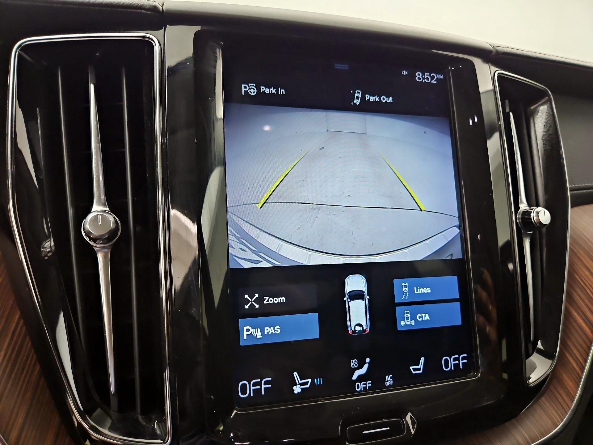 Thumbnail: 2019 Volvo XC60 - 14