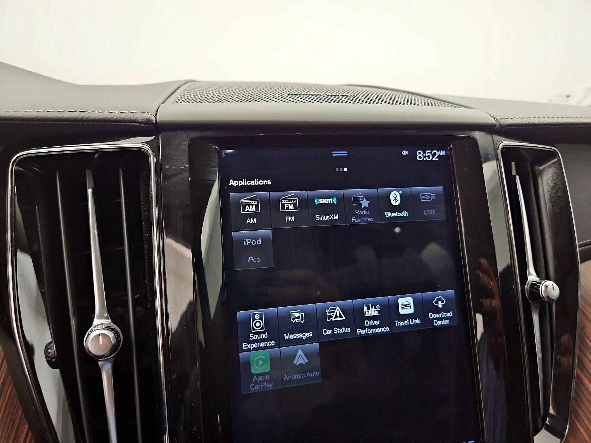 Thumbnail: 2019 Volvo XC60 - 15