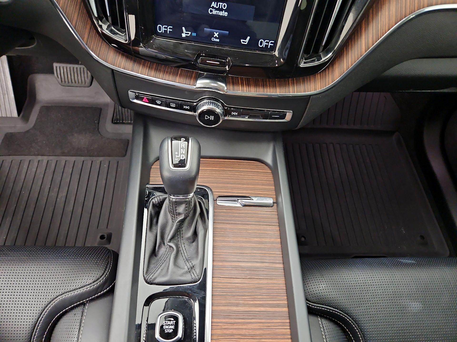 Thumbnail: 2019 Volvo XC60 - 17