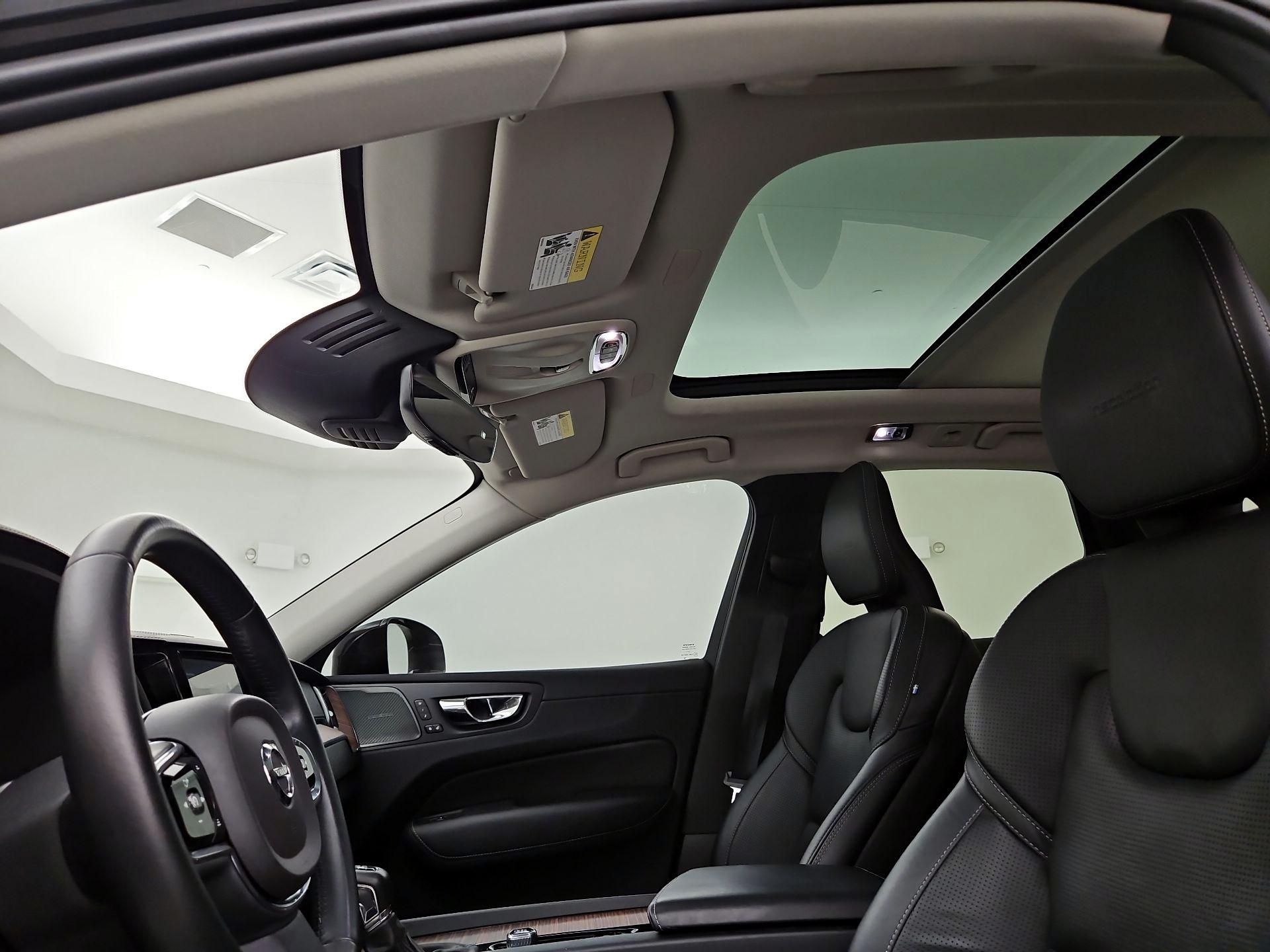 Thumbnail: 2019 Volvo XC60 - 19