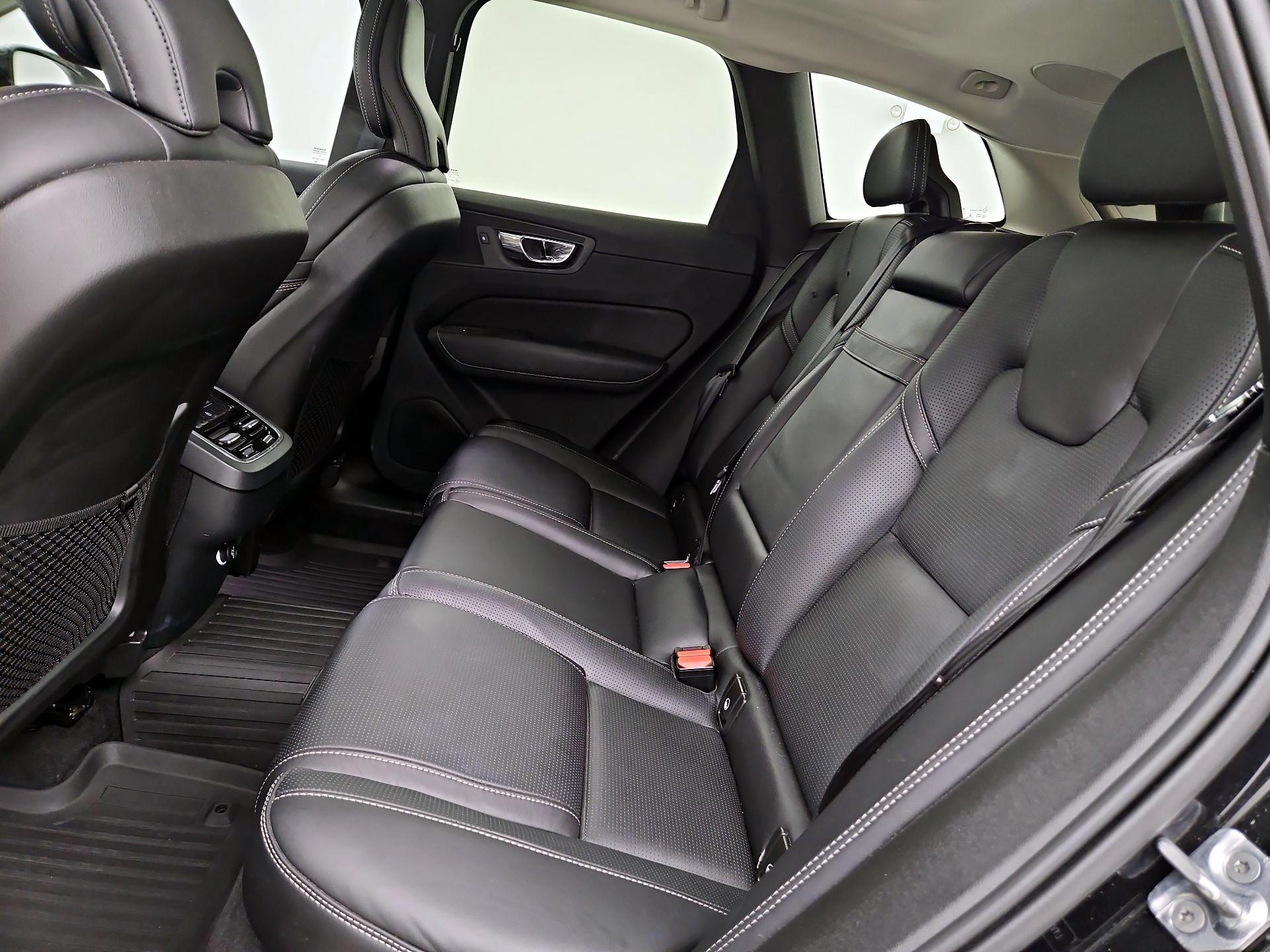 Thumbnail: 2019 Volvo XC60 - 20