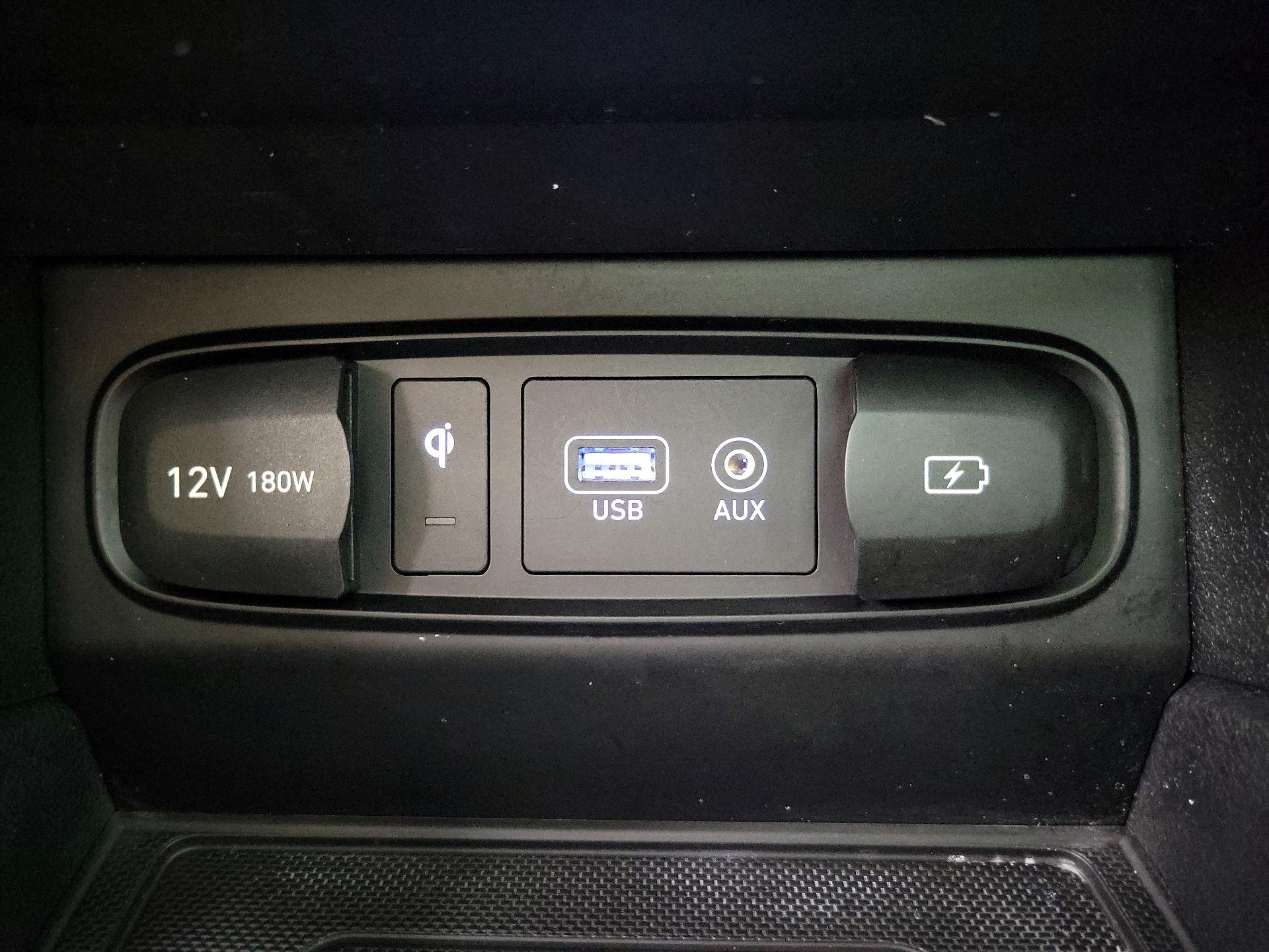 Thumbnail: 2019 Hyundai Santa Fe - 19