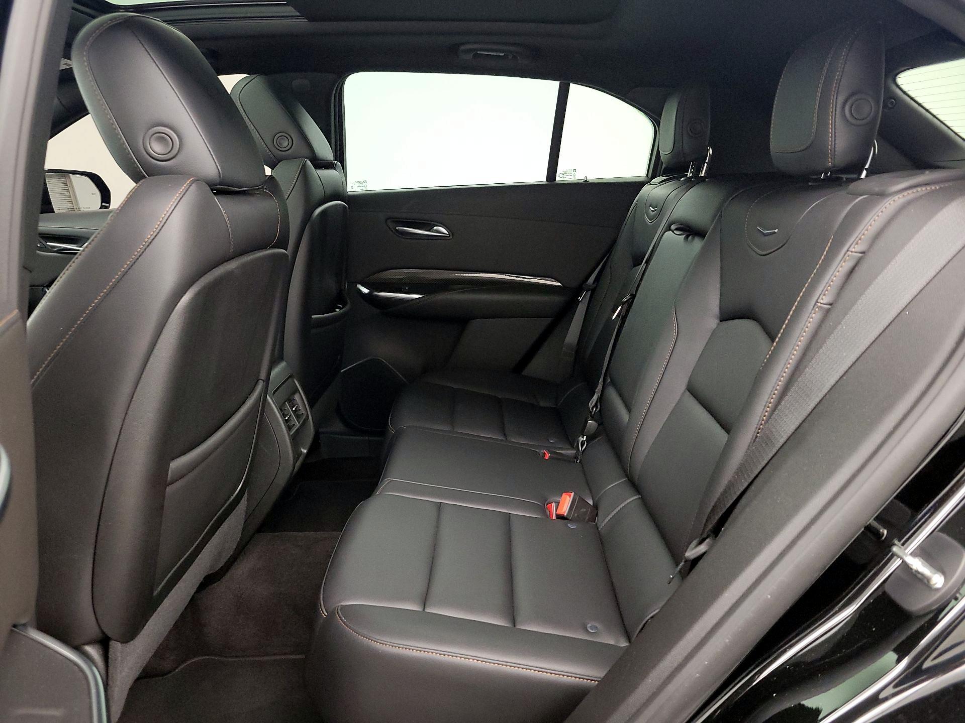 Thumbnail: 2023 Cadillac XT4 - 20