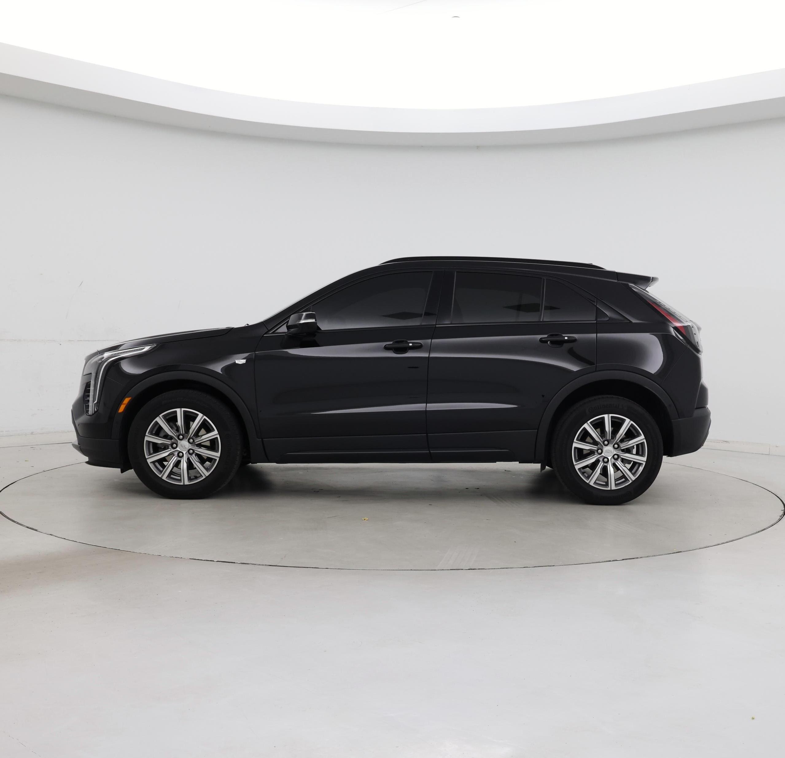 Thumbnail: 2023 Cadillac XT4 - 3