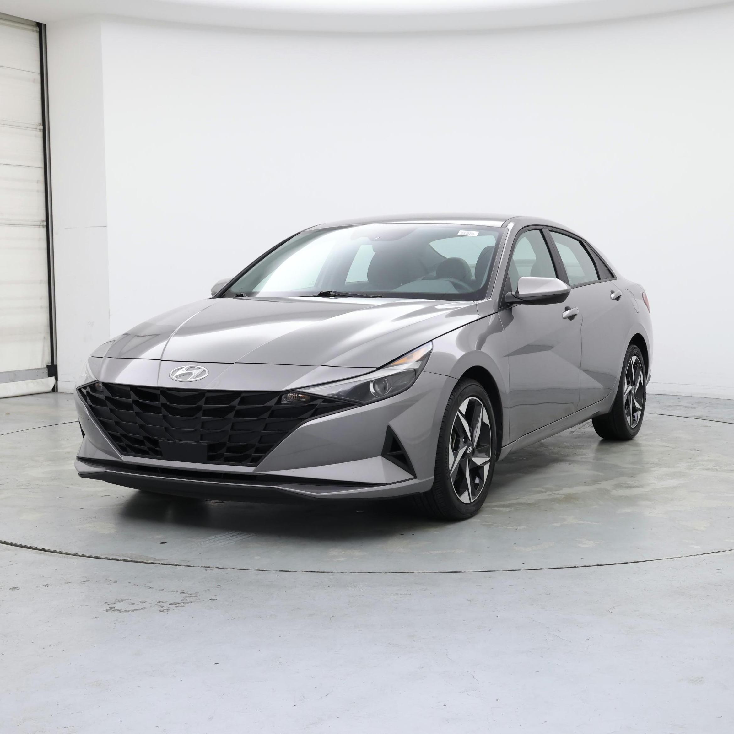 Thumbnail: 2023 Hyundai Elantra - 4