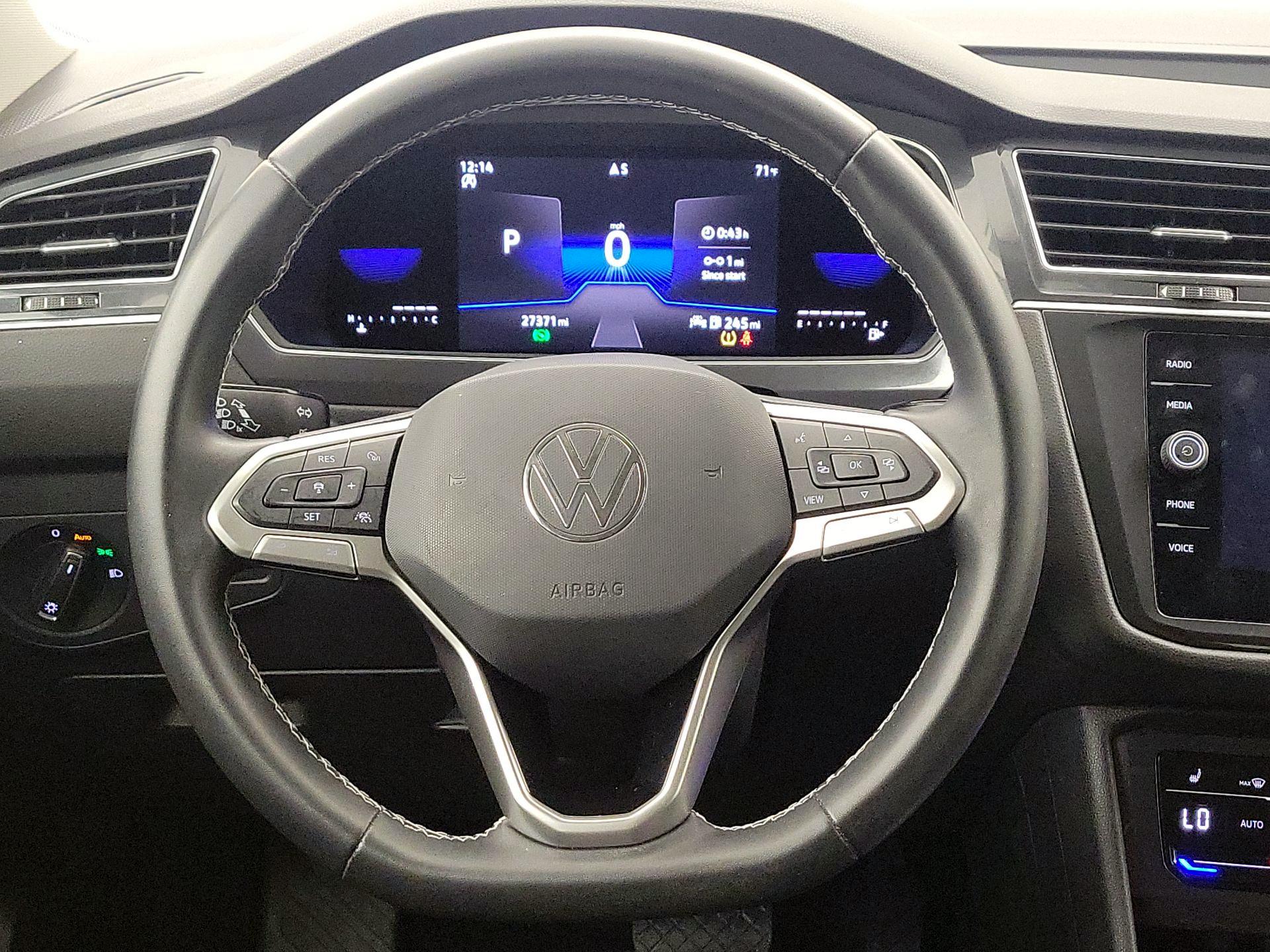 Thumbnail: 2022 Volkswagen Tiguan - 10