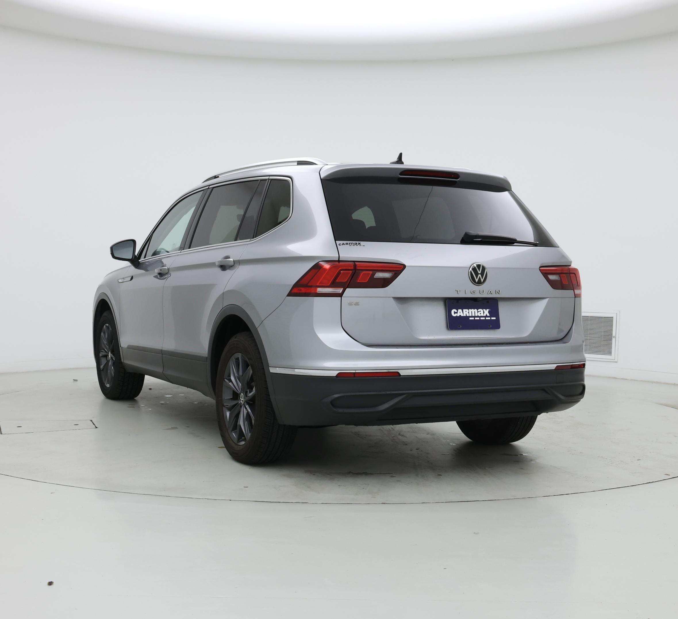 Thumbnail: 2022 Volkswagen Tiguan - 2