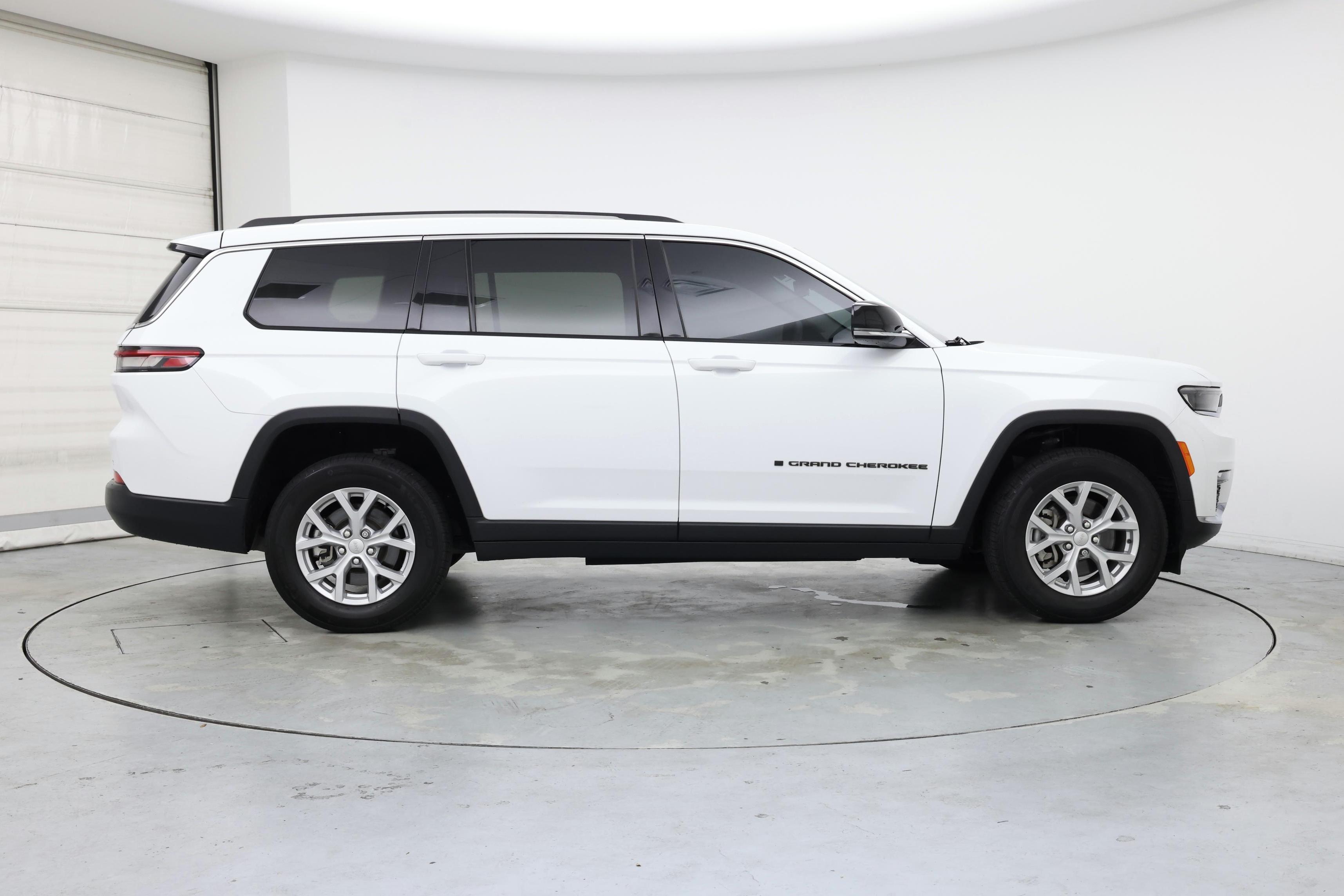 Thumbnail: 2023 Jeep Grand Cherokee L - 7