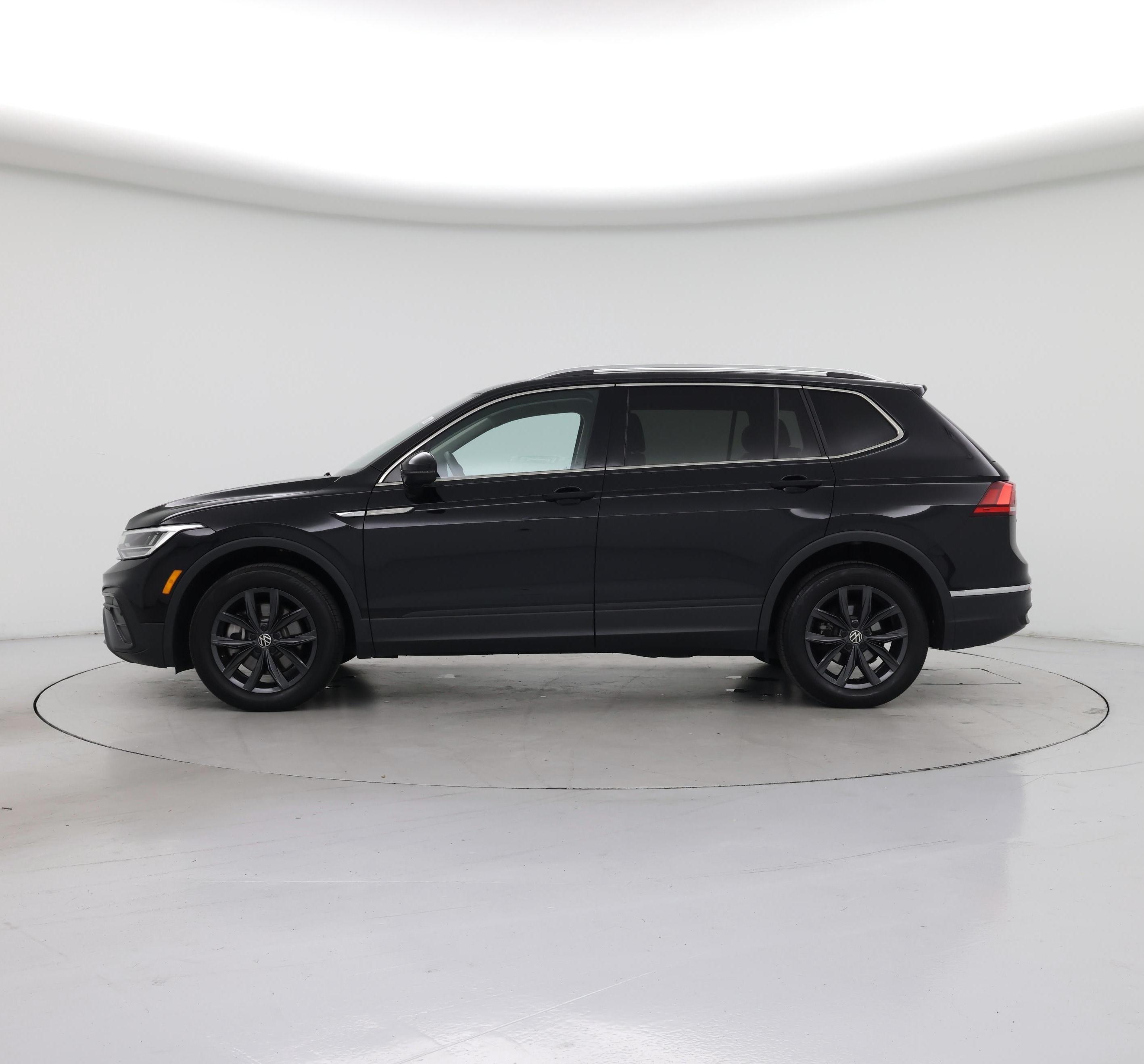 Thumbnail: 2024 Volkswagen Tiguan - 3