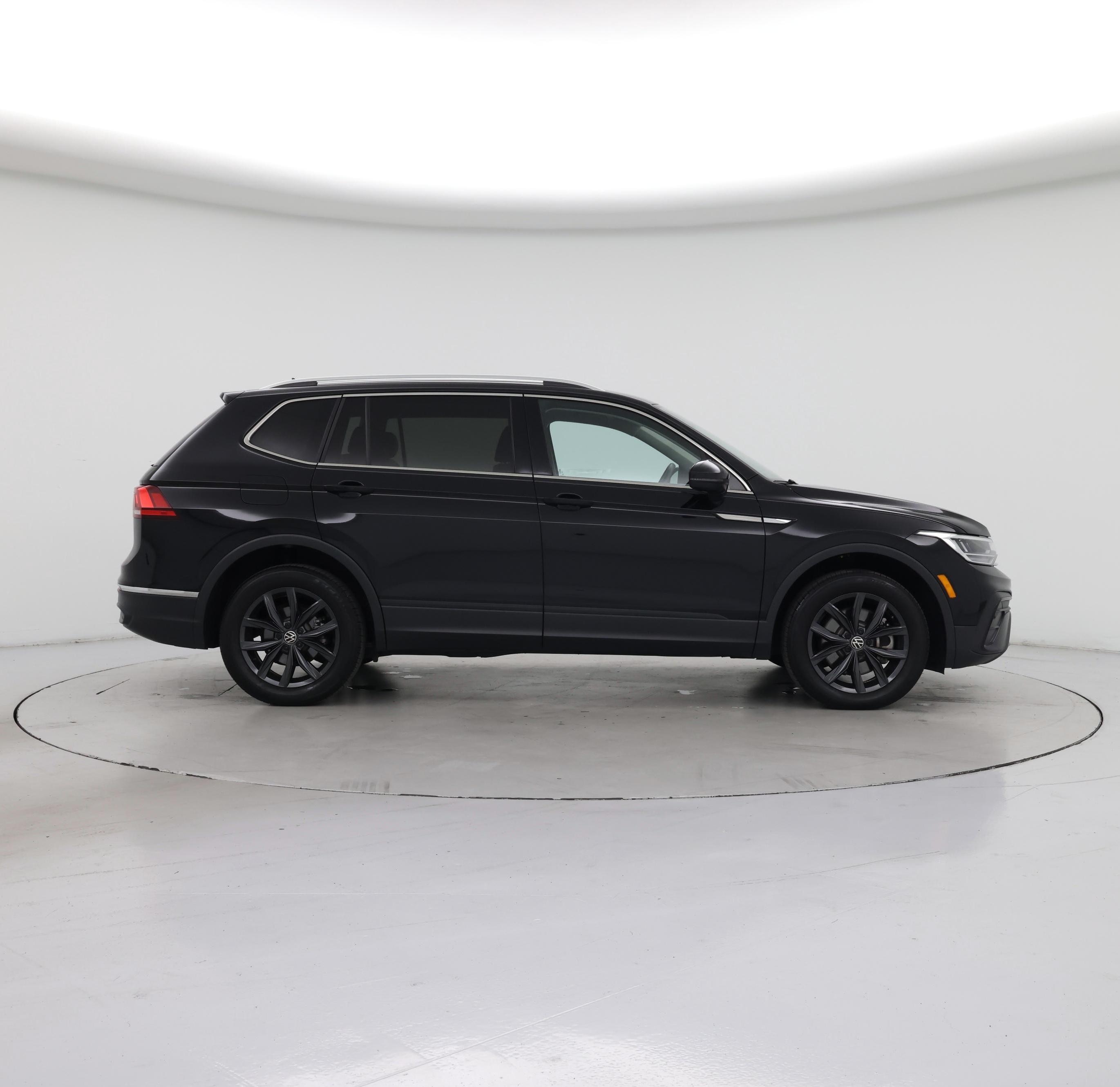 Thumbnail: 2024 Volkswagen Tiguan - 7