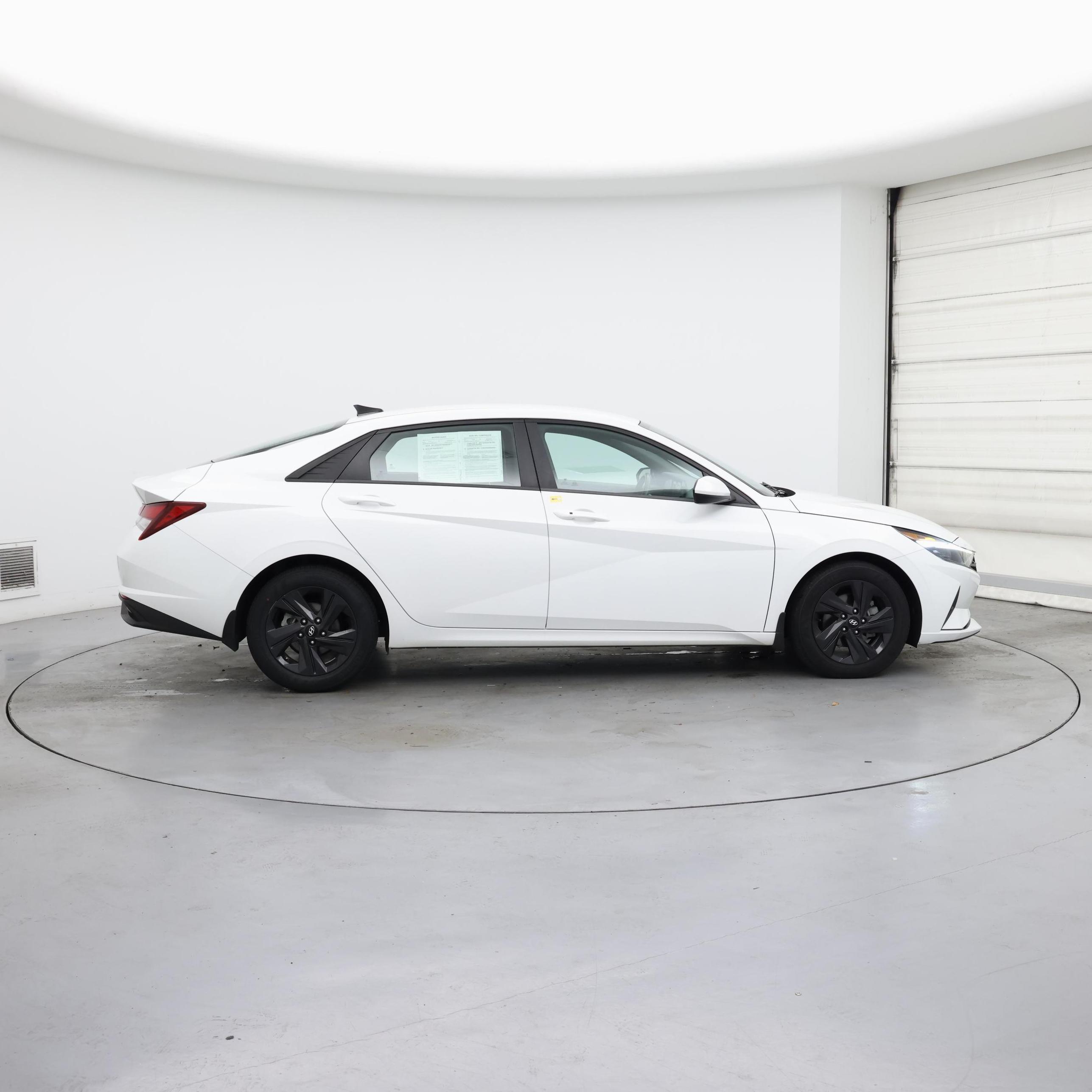 Thumbnail: 2022 Hyundai Elantra - 7