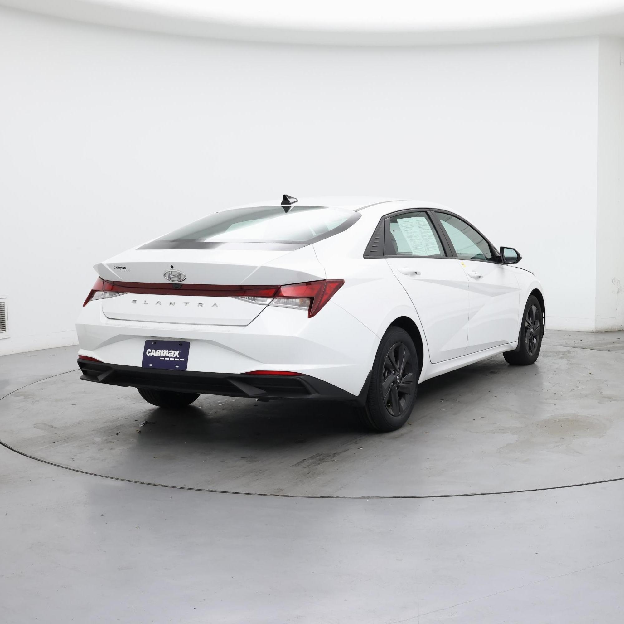 Thumbnail: 2022 Hyundai Elantra - 8