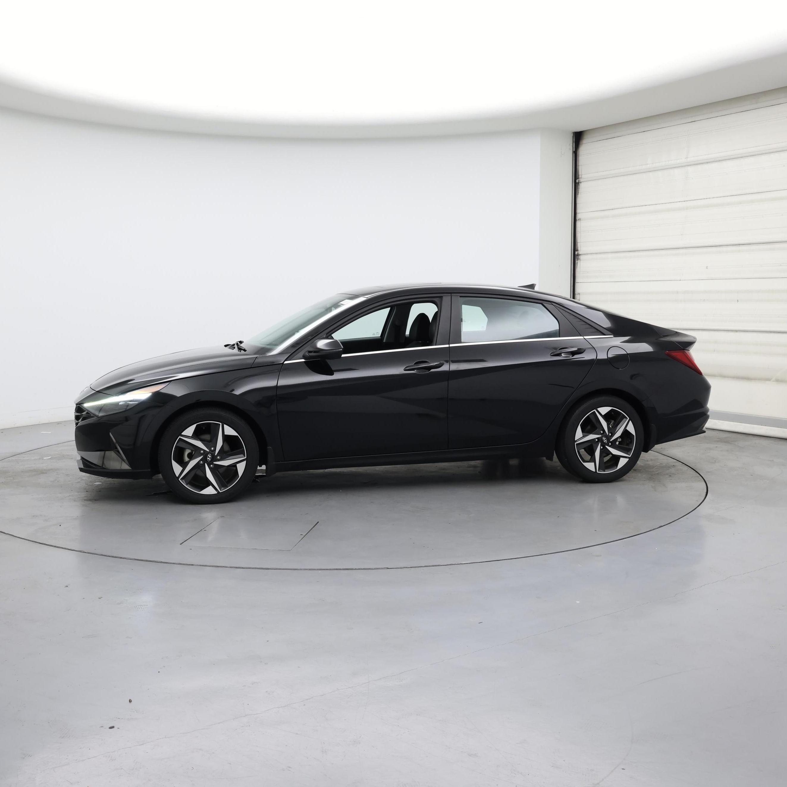 Thumbnail: 2022 Hyundai Elantra - 3
